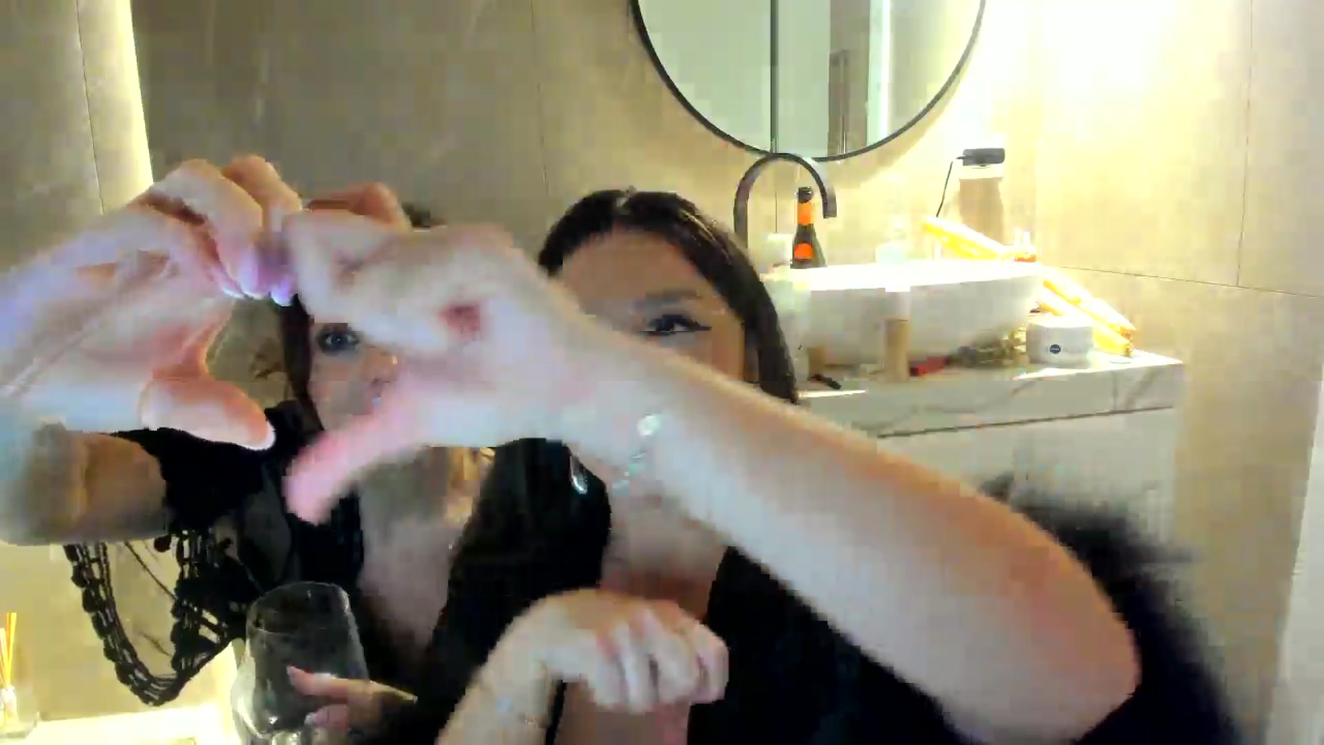 Gallery image thumbnail from Eve___'s myfreecams stream on, 12/15/2024, 19:29 image 6 of 20