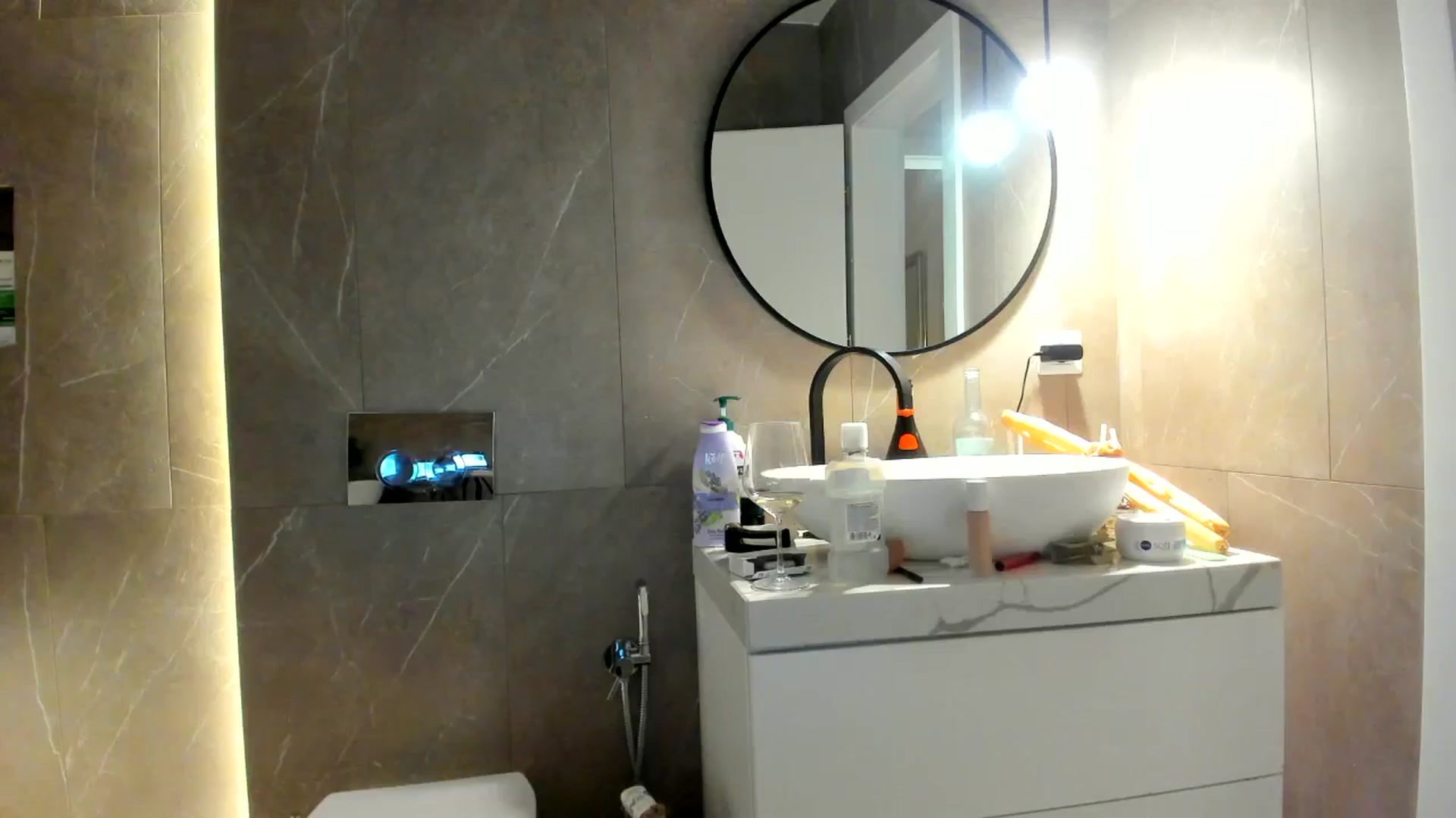 Gallery image thumbnail from Eve___'s myfreecams stream on, 12/15/2024, 19:29 image 13 of 20
