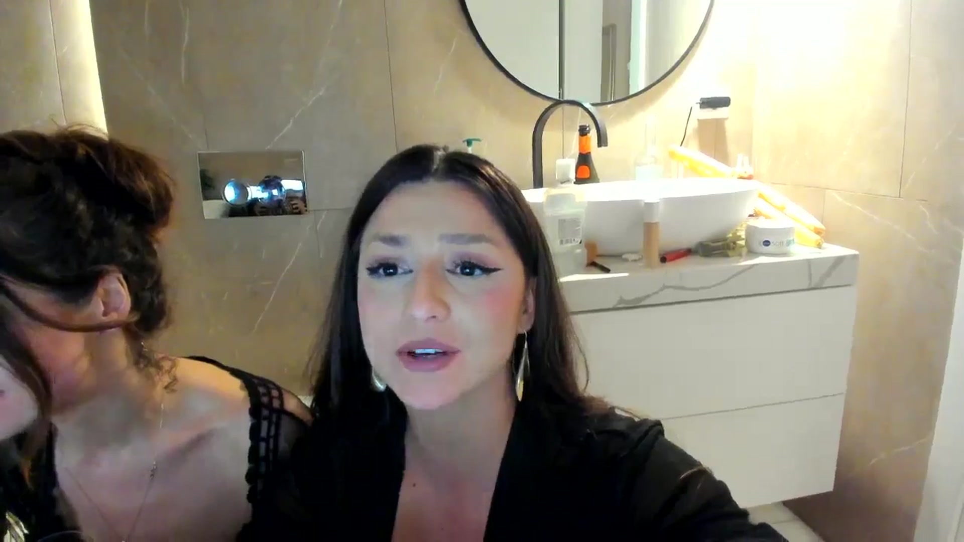 Gallery image thumbnail from Eve___'s myfreecams stream on, 12/15/2024, 19:29 image 5 of 20
