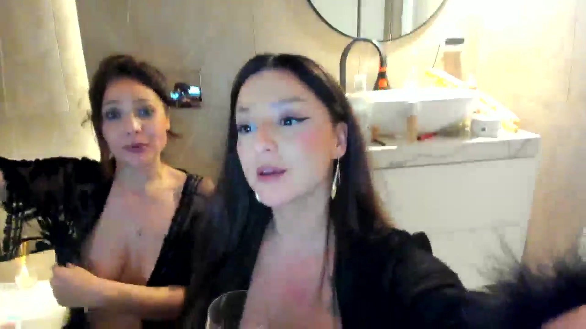 Gallery image thumbnail from Eve___'s myfreecams stream on, 12/15/2024, 19:29 image 9 of 20