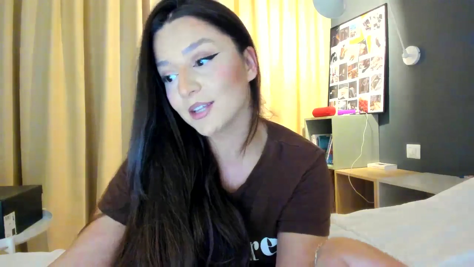 Gallery image thumbnail from Eve___'s myfreecams stream on, 01/04/2025, 15:05 image 6 of 20