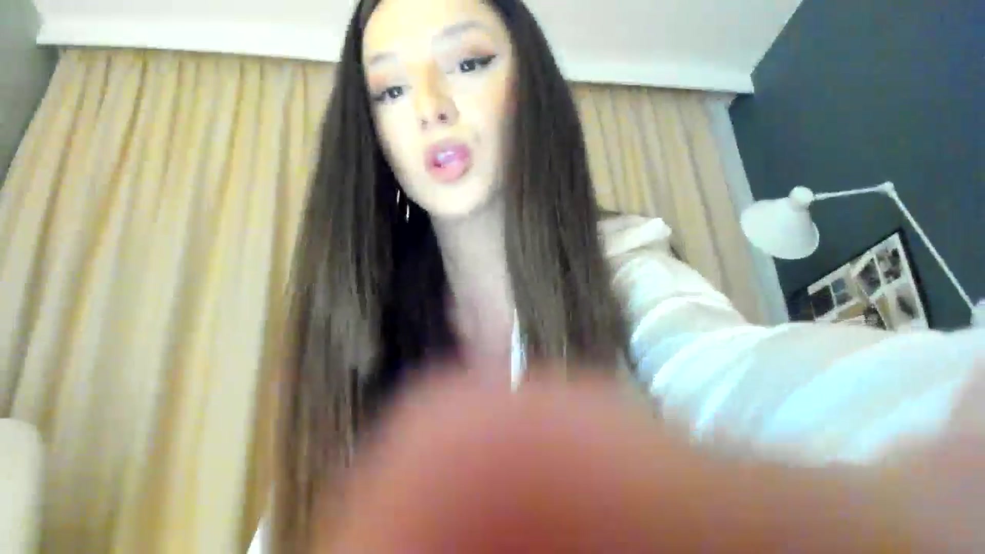 Gallery image thumbnail from Eve___'s myfreecams stream on, 01/05/2025, 16:23 image 8 of 20