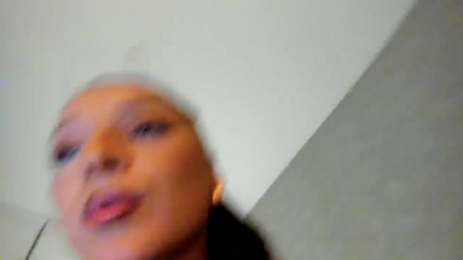 Gallery image thumbnail from Eve___'s myfreecams stream on, 01/10/2025, 17:31 image 16 of 20