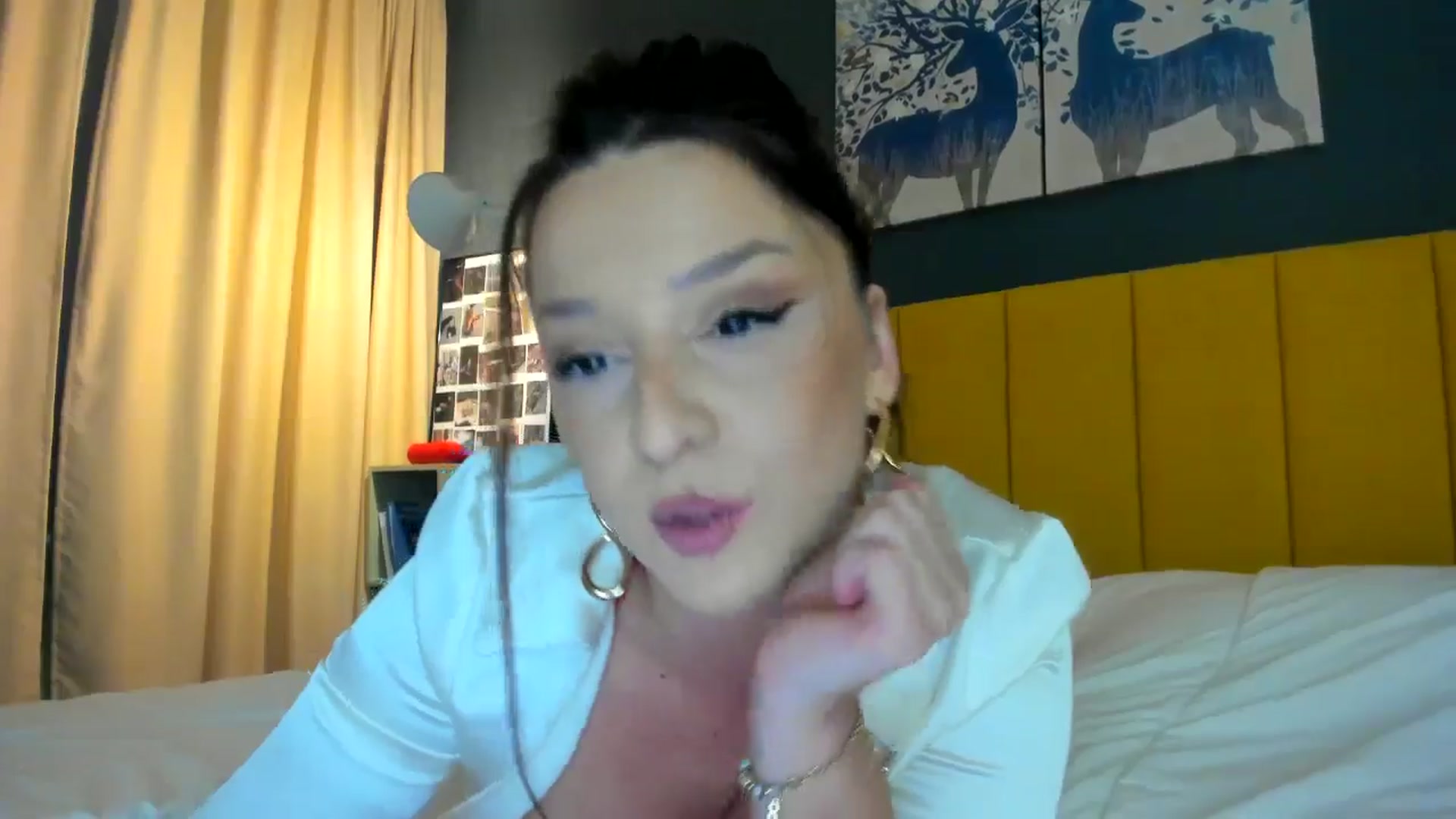 Gallery image thumbnail from Eve___'s myfreecams stream on, 01/14/2025, 16:00 image 17 of 20