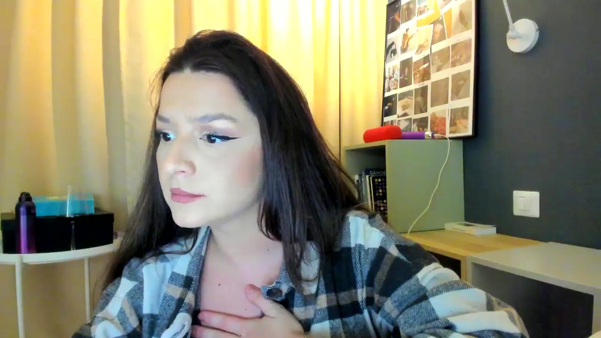Gallery image thumbnail from Eve___'s myfreecams stream on, 01/19/2025, 17:35 image 20 of 20