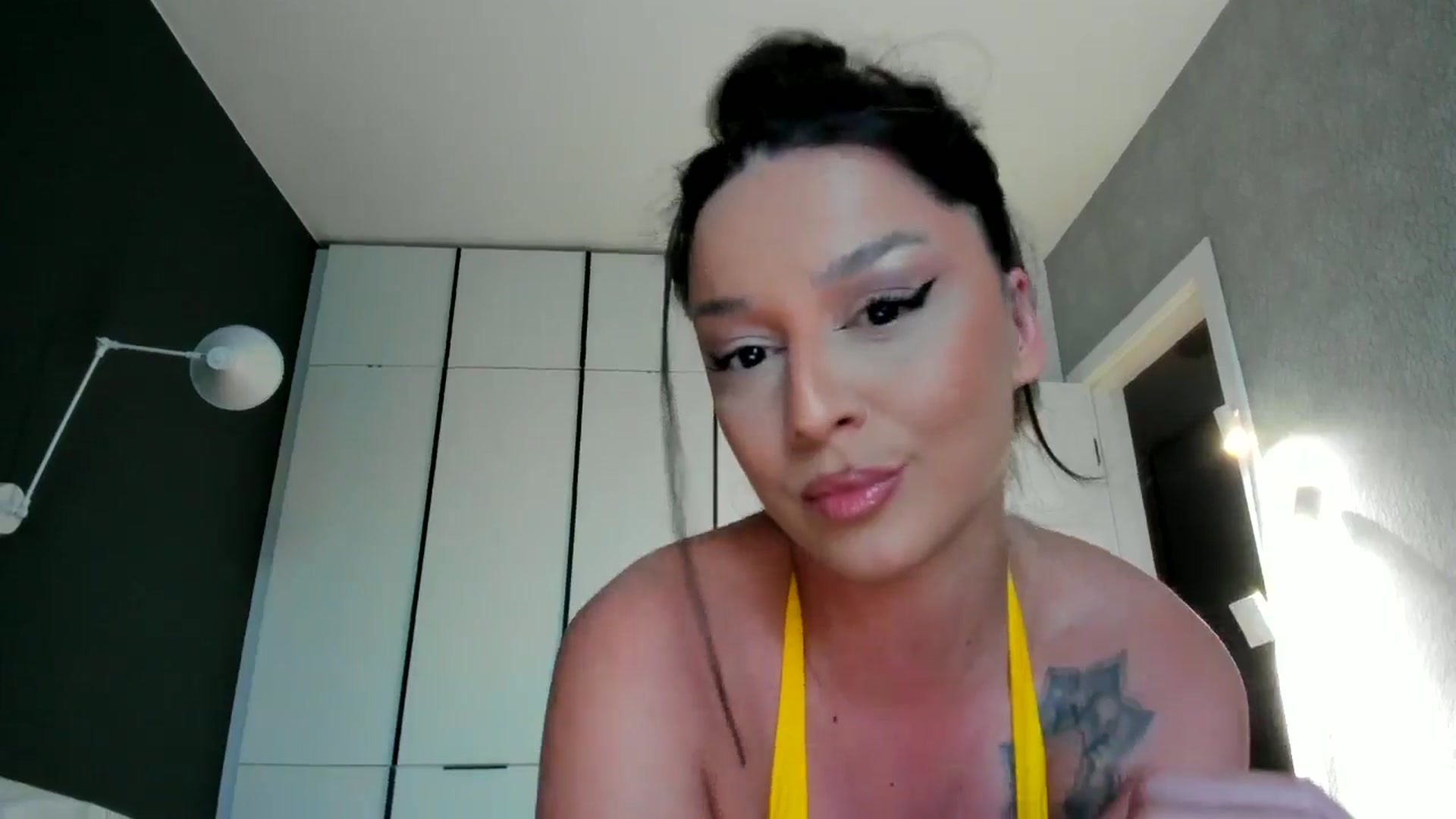 Gallery image thumbnail from Eve___'s myfreecams stream on, 02/03/2025, 15:17 image 7 of 20