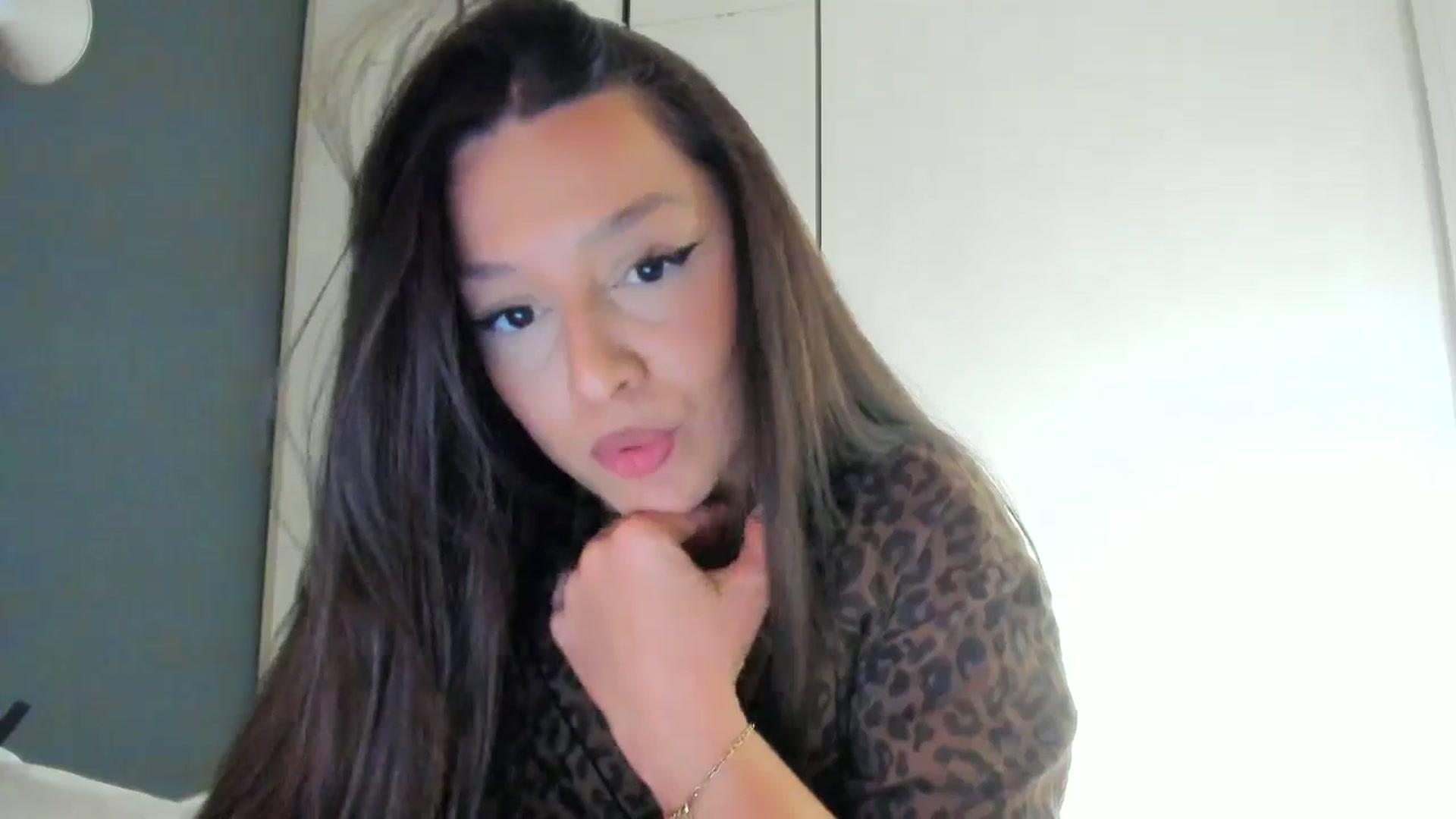 Gallery image thumbnail from Eve___'s myfreecams stream on, 02/04/2025, 17:04 image 11 of 20