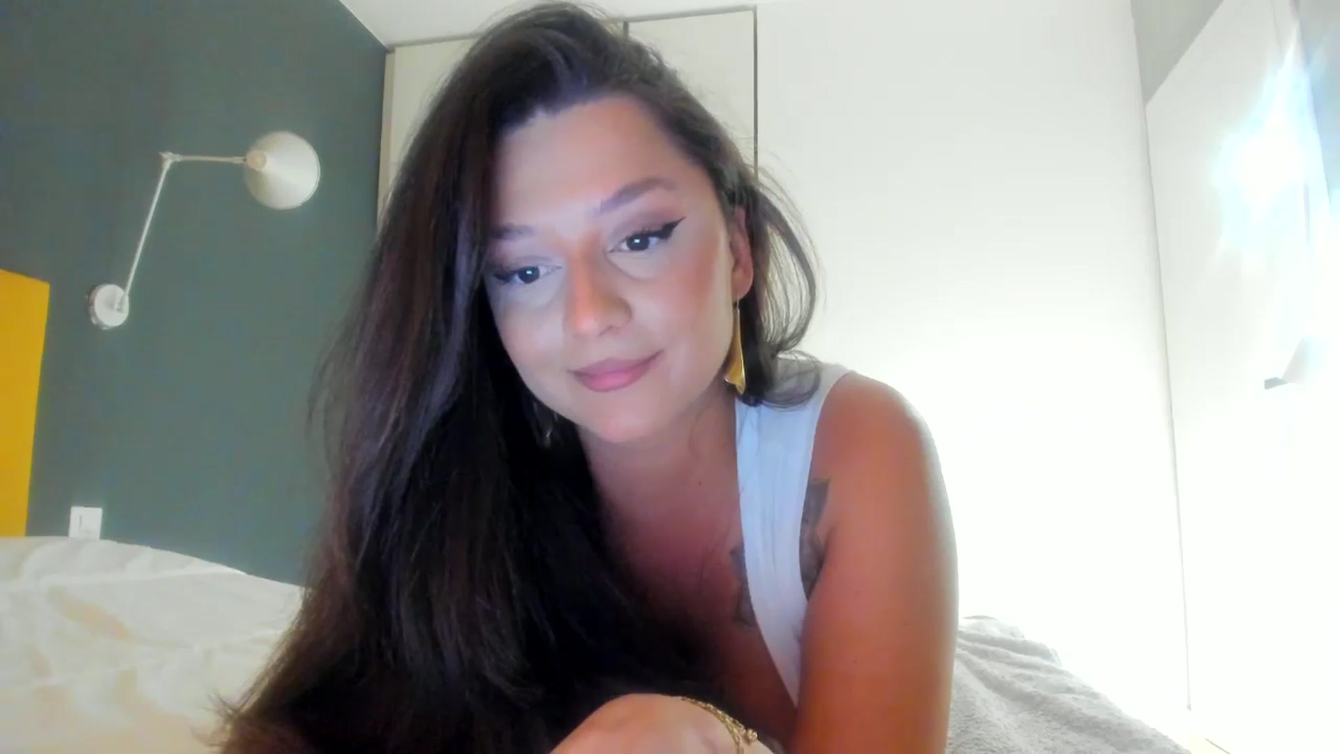 Gallery image thumbnail from Eve___'s myfreecams stream on, 02/06/2025, 18:05 image 15 of 20
