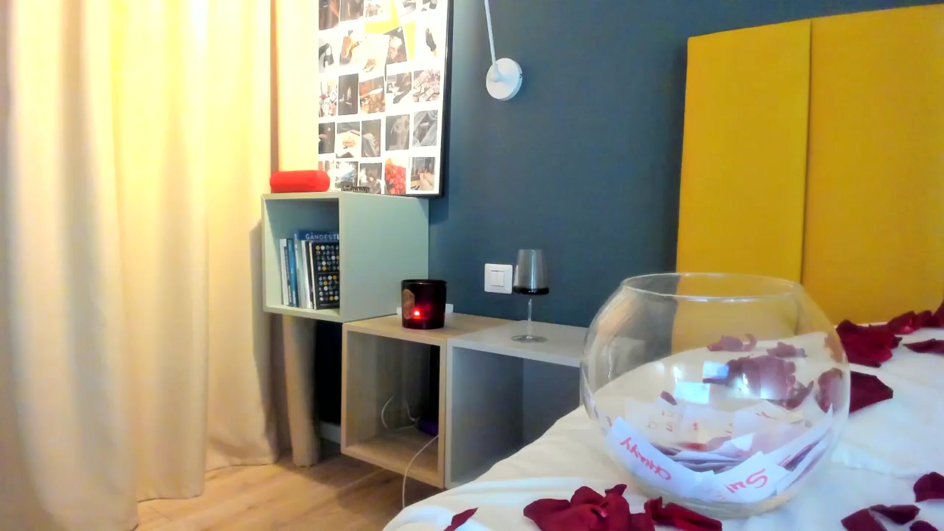 Gallery image thumbnail from Eve___'s myfreecams stream on, 02/14/2025, 18:37 image 8 of 20
