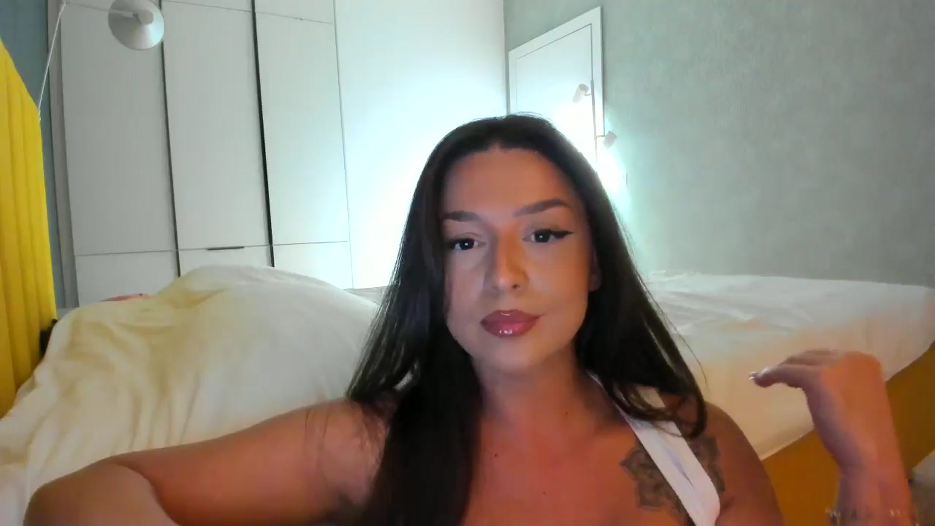 Gallery image thumbnail from Eve___'s myfreecams stream on, 02/20/2025, 16:35 image 15 of 20
