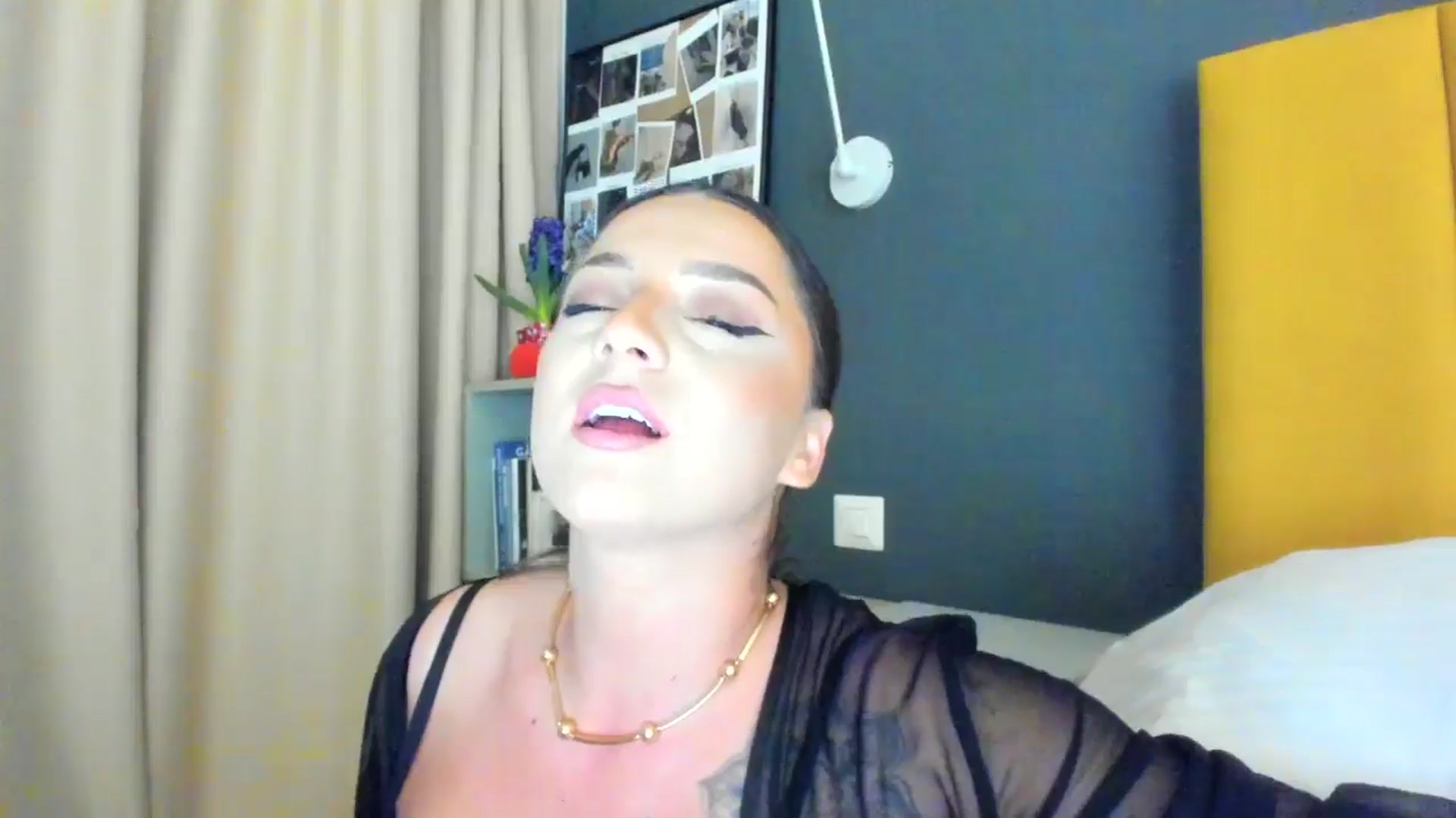Gallery image thumbnail from Eve___'s myfreecams stream on, 02/26/2025, 17:31 image 13 of 20