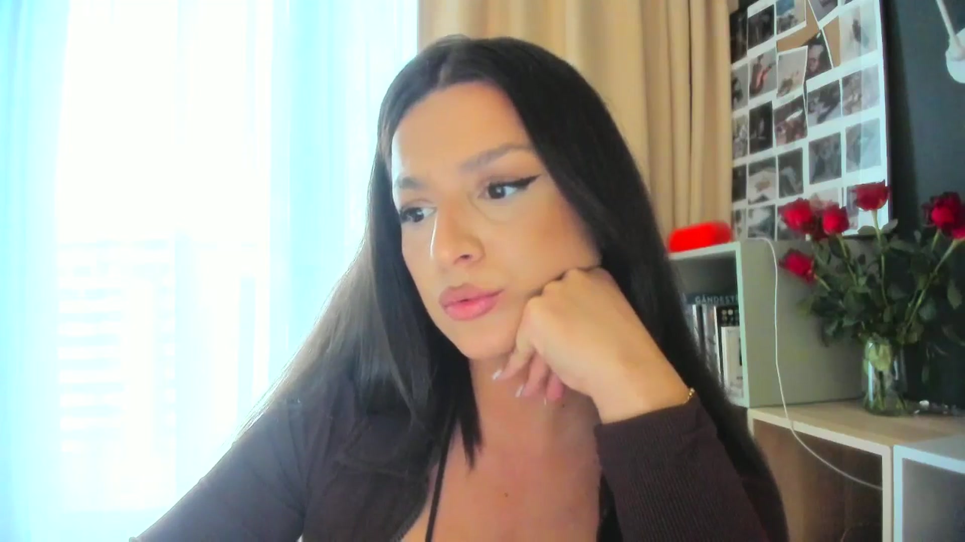 Gallery image thumbnail from Eve___'s myfreecams stream on, 03/02/2025, 17:17 image 3 of 20