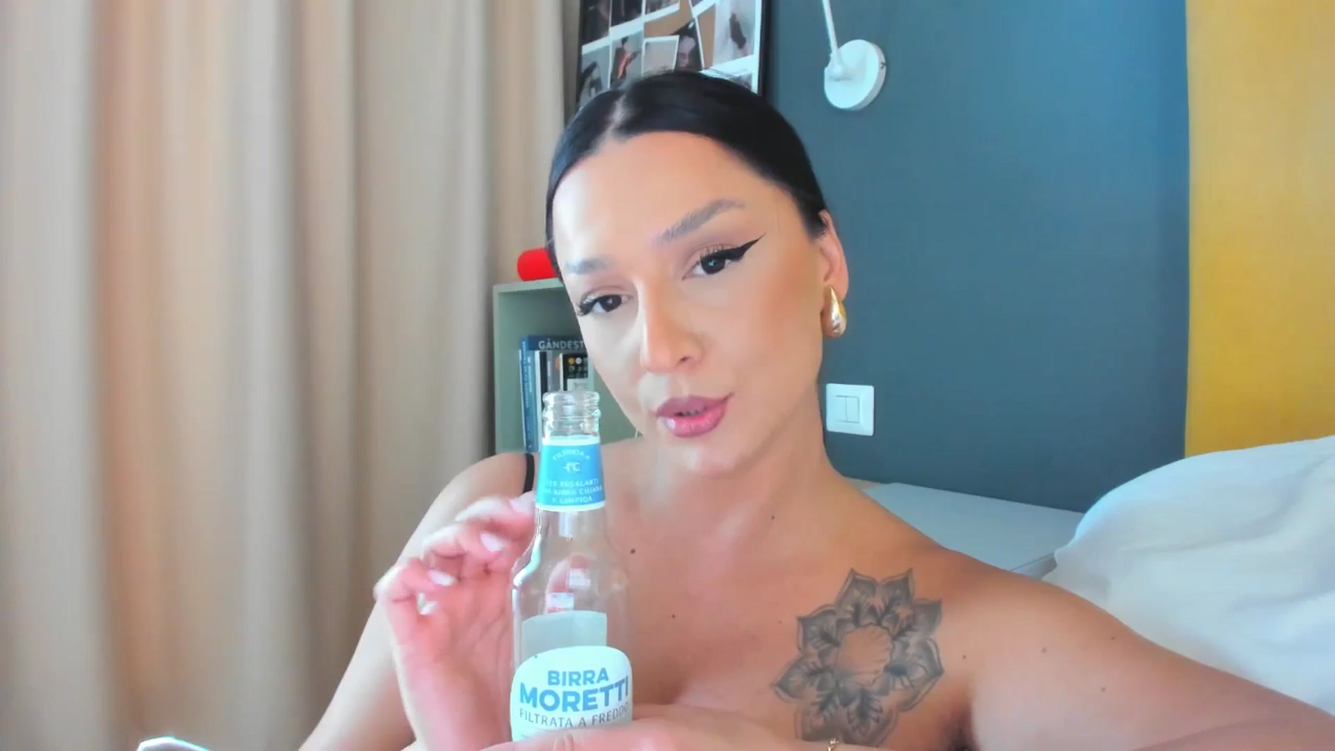 Gallery image thumbnail from Eve___'s myfreecams stream on, 03/06/2025, 15:12 image 9 of 20