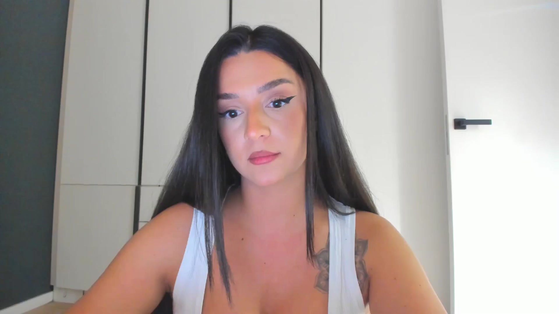Gallery image thumbnail from Eve___'s myfreecams stream on, 03/08/2025, 17:10 image 1 of 20