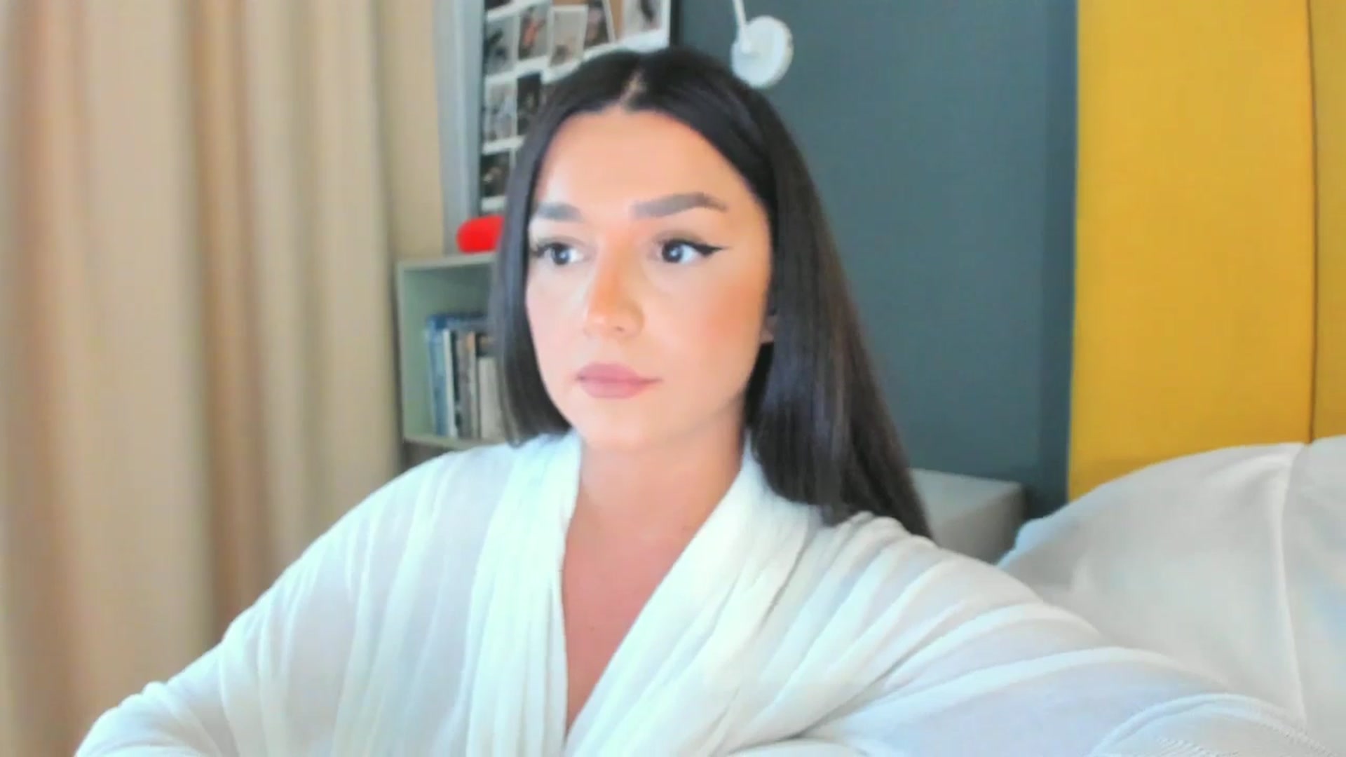 Gallery image thumbnail from Eve___'s myfreecams stream on, 03/11/2025, 16:03 image 9 of 20