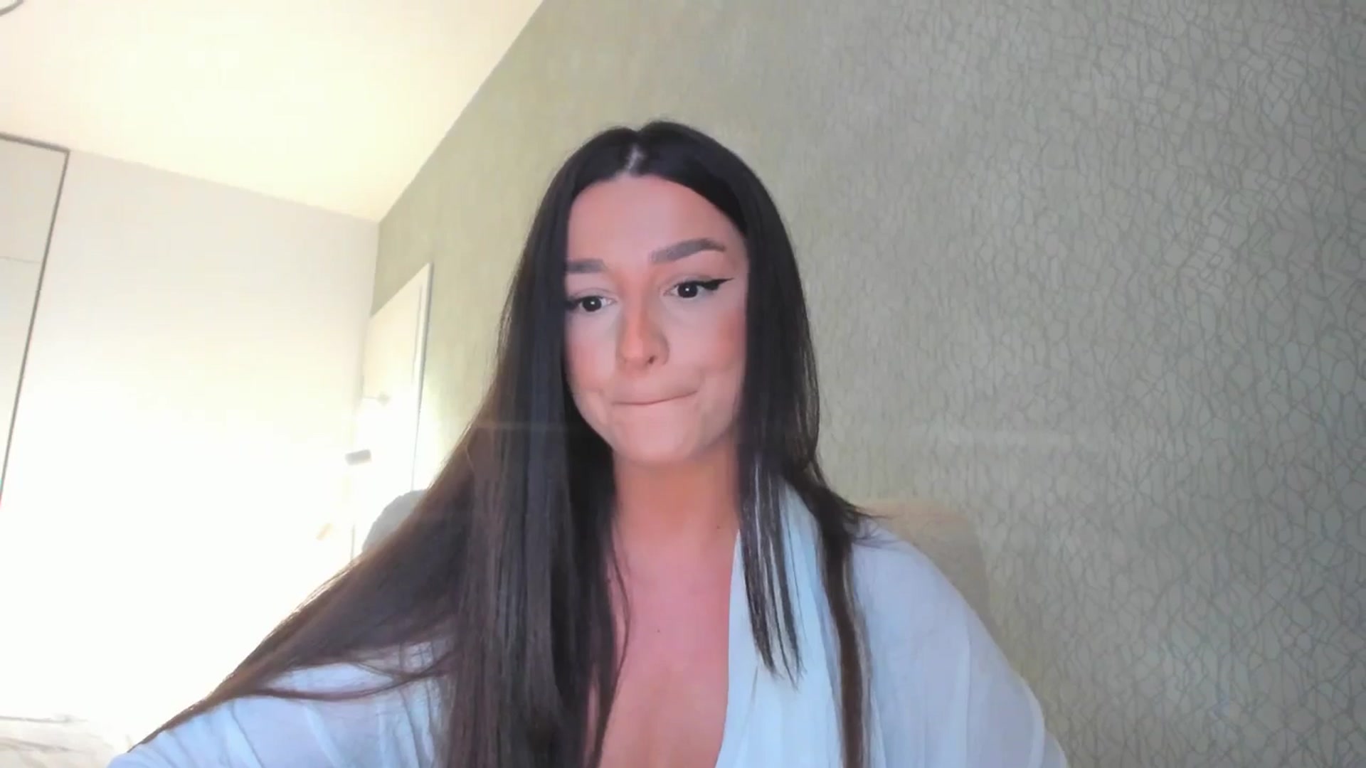 Gallery image thumbnail from Eve___'s myfreecams stream on, 03/11/2025, 16:03 image 18 of 20