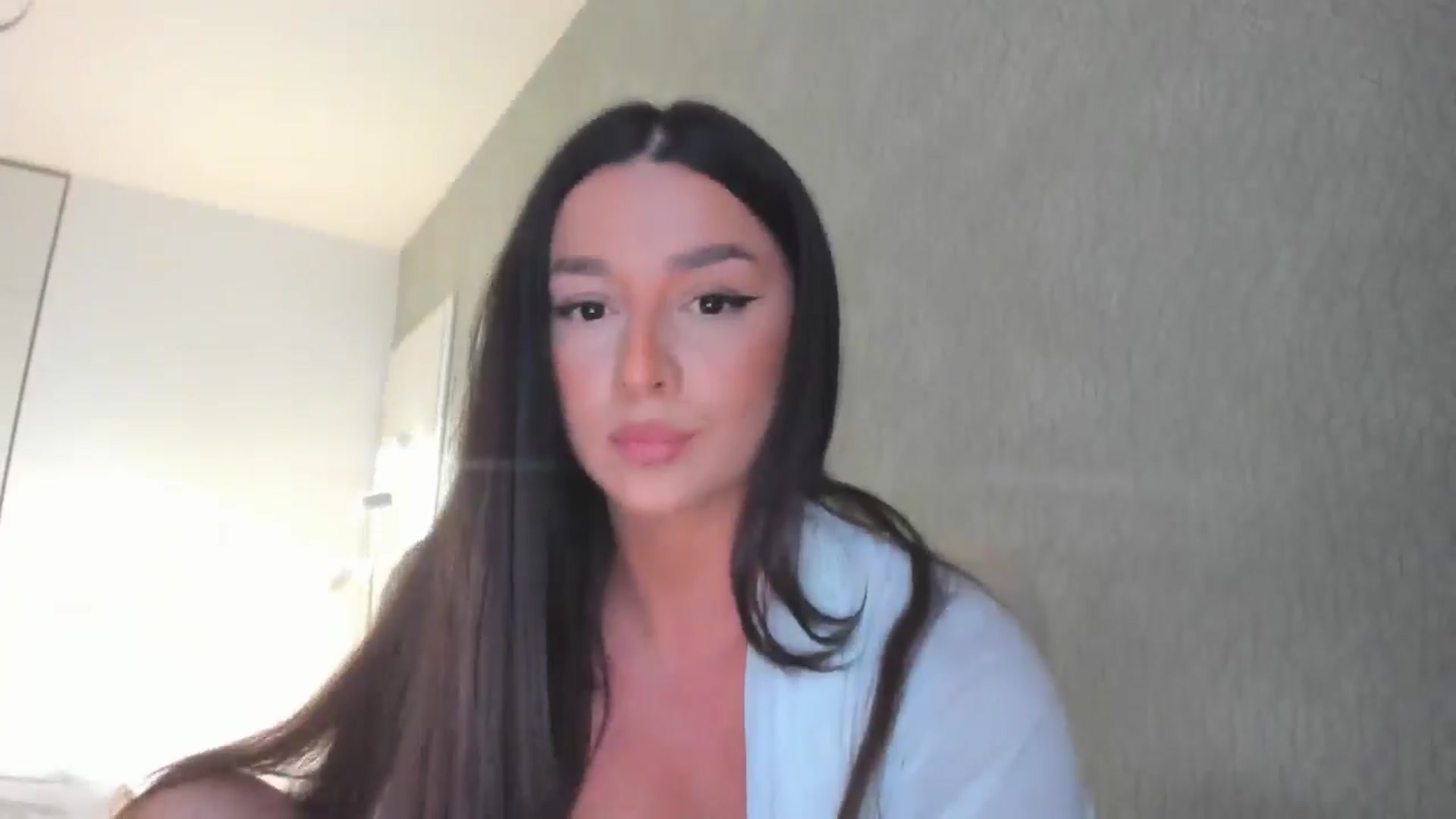 Gallery image thumbnail from Eve___'s myfreecams stream on, 03/11/2025, 16:03 image 17 of 20