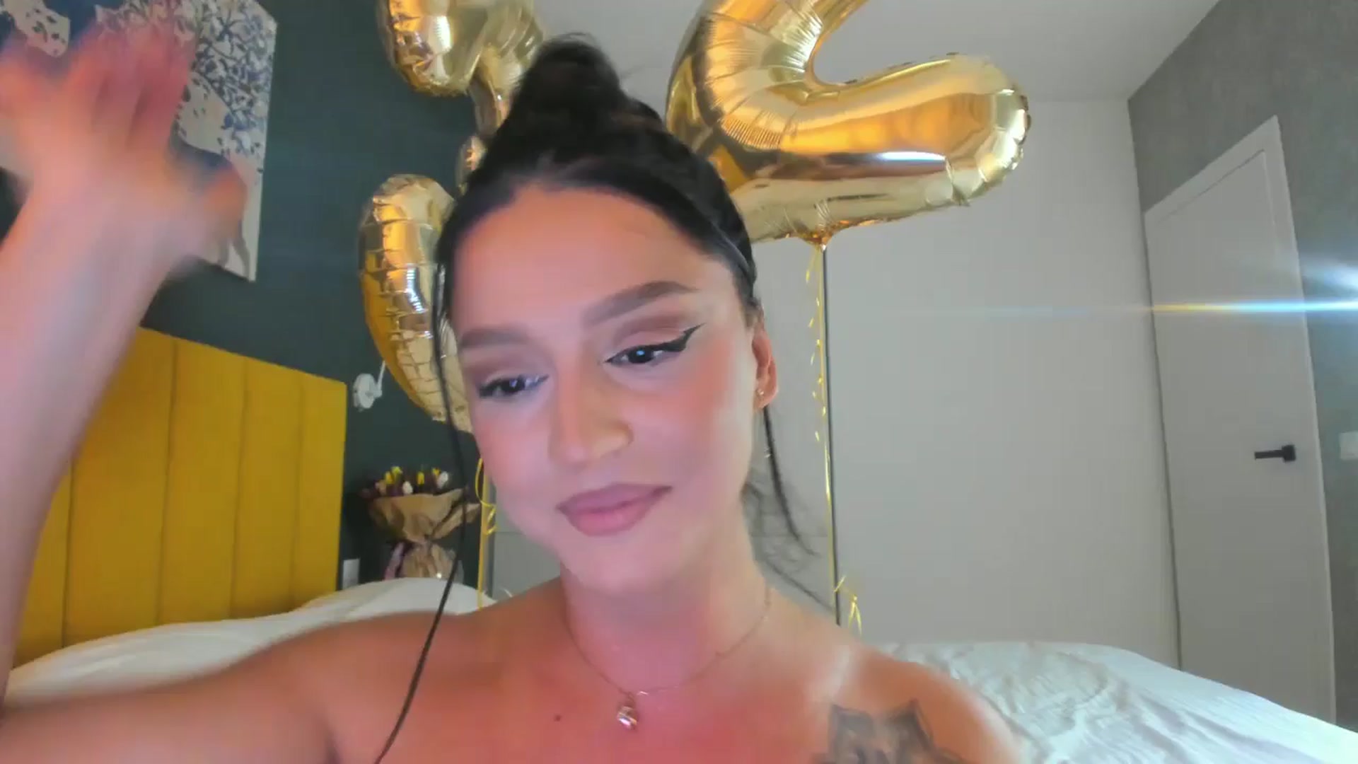 Gallery image thumbnail from Eve___'s myfreecams stream on, 03/15/2025, 19:02 image 1 of 20