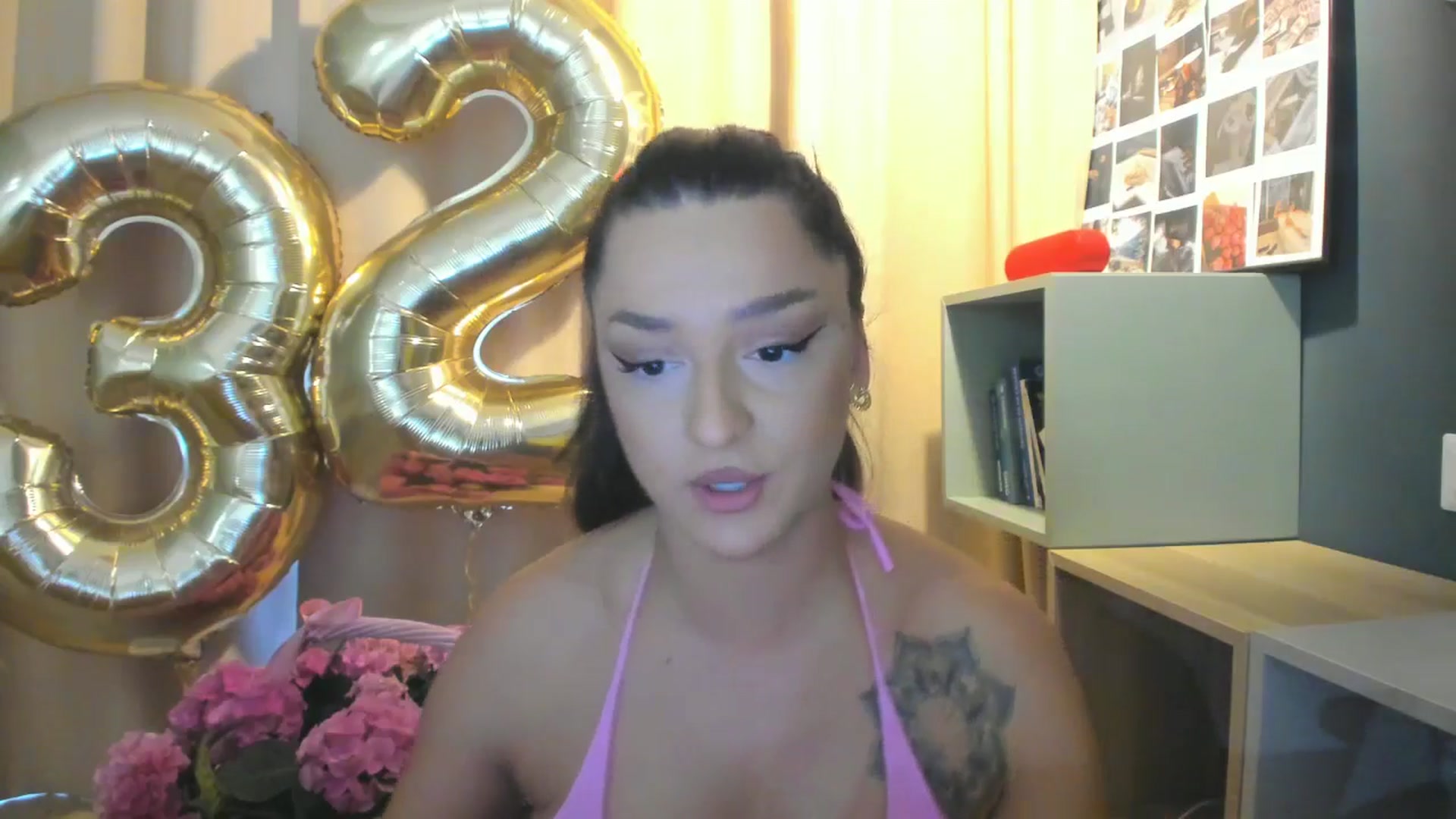 Gallery image thumbnail from Eve___'s myfreecams stream on, 03/17/2025, 15:09 image 19 of 20