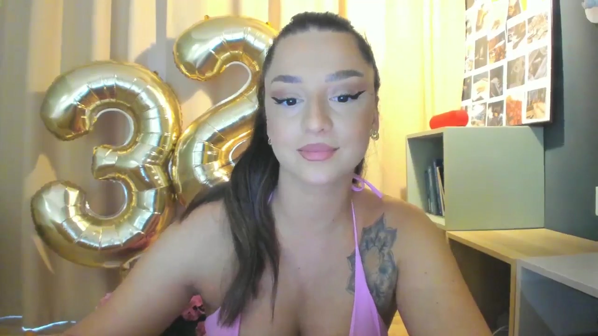 Gallery image thumbnail from Eve___'s myfreecams stream on, 03/17/2025, 15:09 image 16 of 20