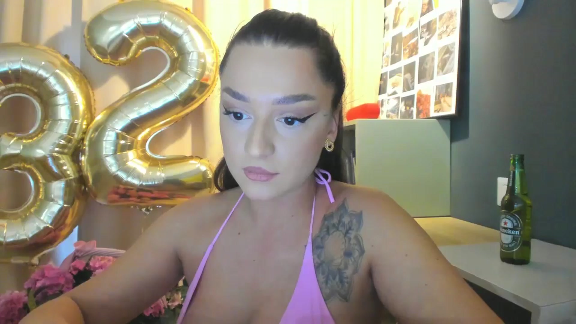 Gallery image thumbnail from Eve___'s myfreecams stream on, 03/17/2025, 15:09 image 8 of 20