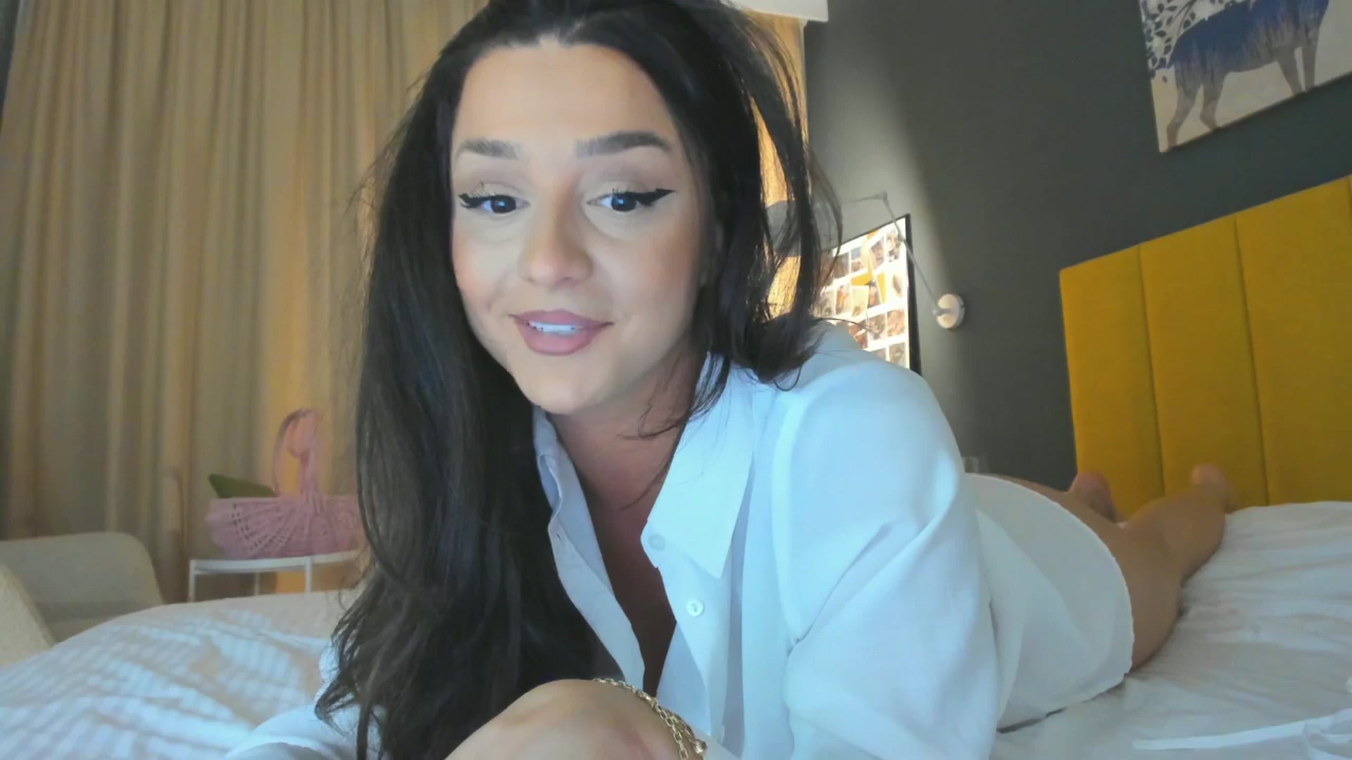 Gallery image thumbnail from Eve___'s myfreecams stream on, 03/25/2025, 14:44 image 18 of 20
