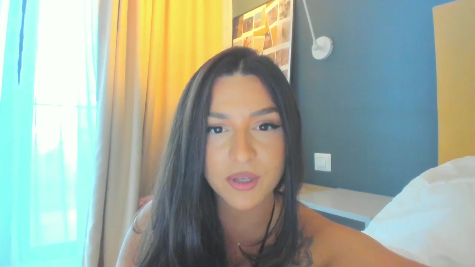 Gallery image thumbnail from Eve___'s myfreecams stream on, 03/27/2025, 16:19 image 15 of 20