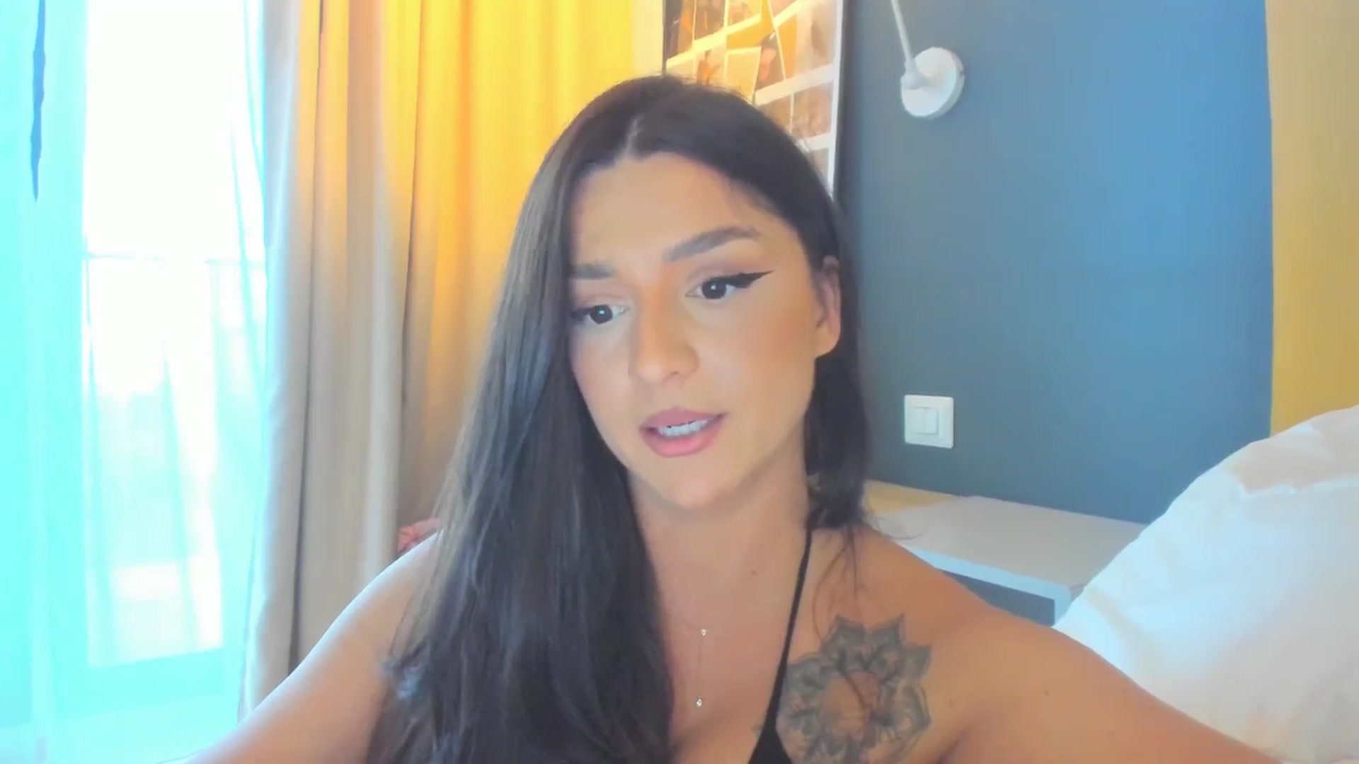 Gallery image thumbnail from Eve___'s myfreecams stream on, 03/27/2025, 16:19 image 14 of 20