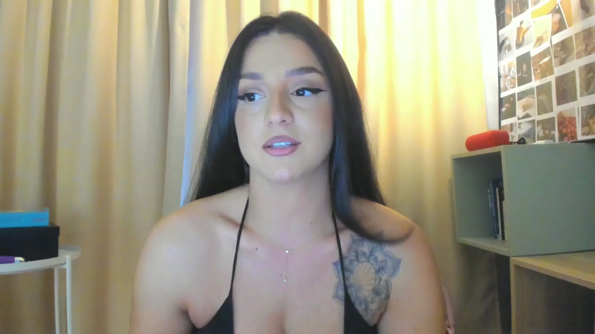 Gallery image thumbnail from Eve___'s myfreecams stream on, 03/27/2025, 16:19 image 1 of 20
