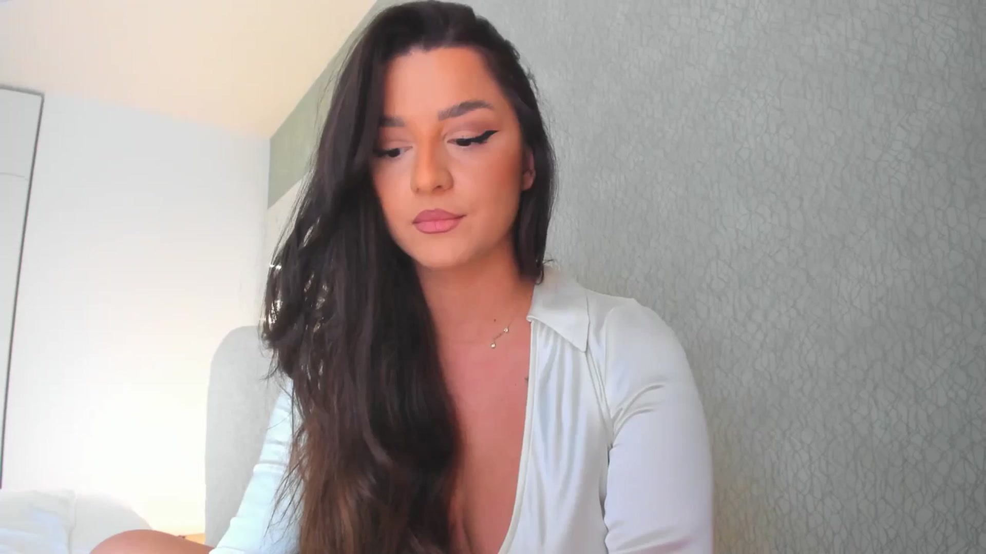 Gallery image thumbnail from Eve___'s myfreecams stream on, 03/28/2025, 14:54 image 10 of 20