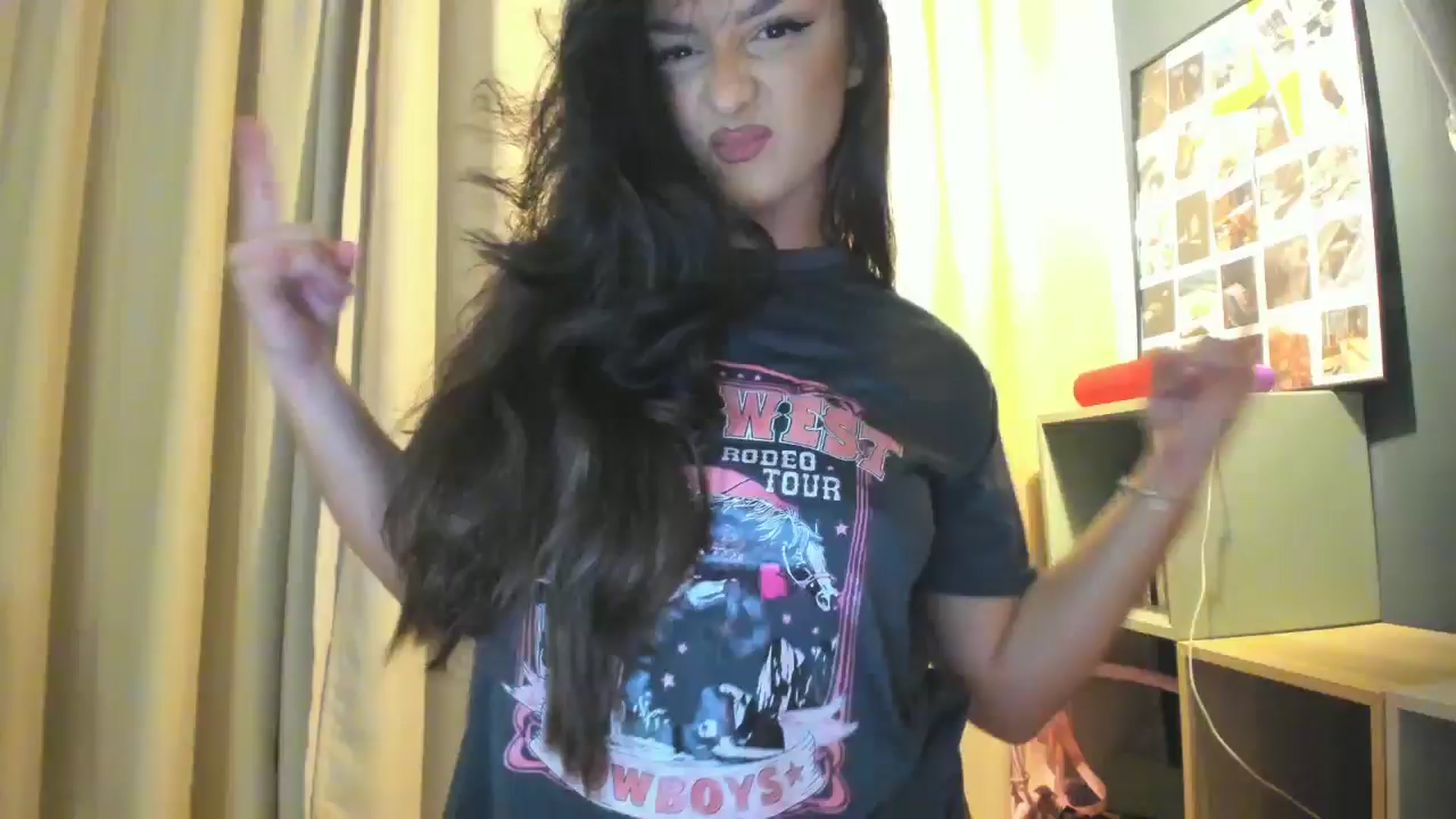 Gallery image thumbnail from Eve___'s myfreecams stream on, 03/28/2025, 17:07 image 1 of 20