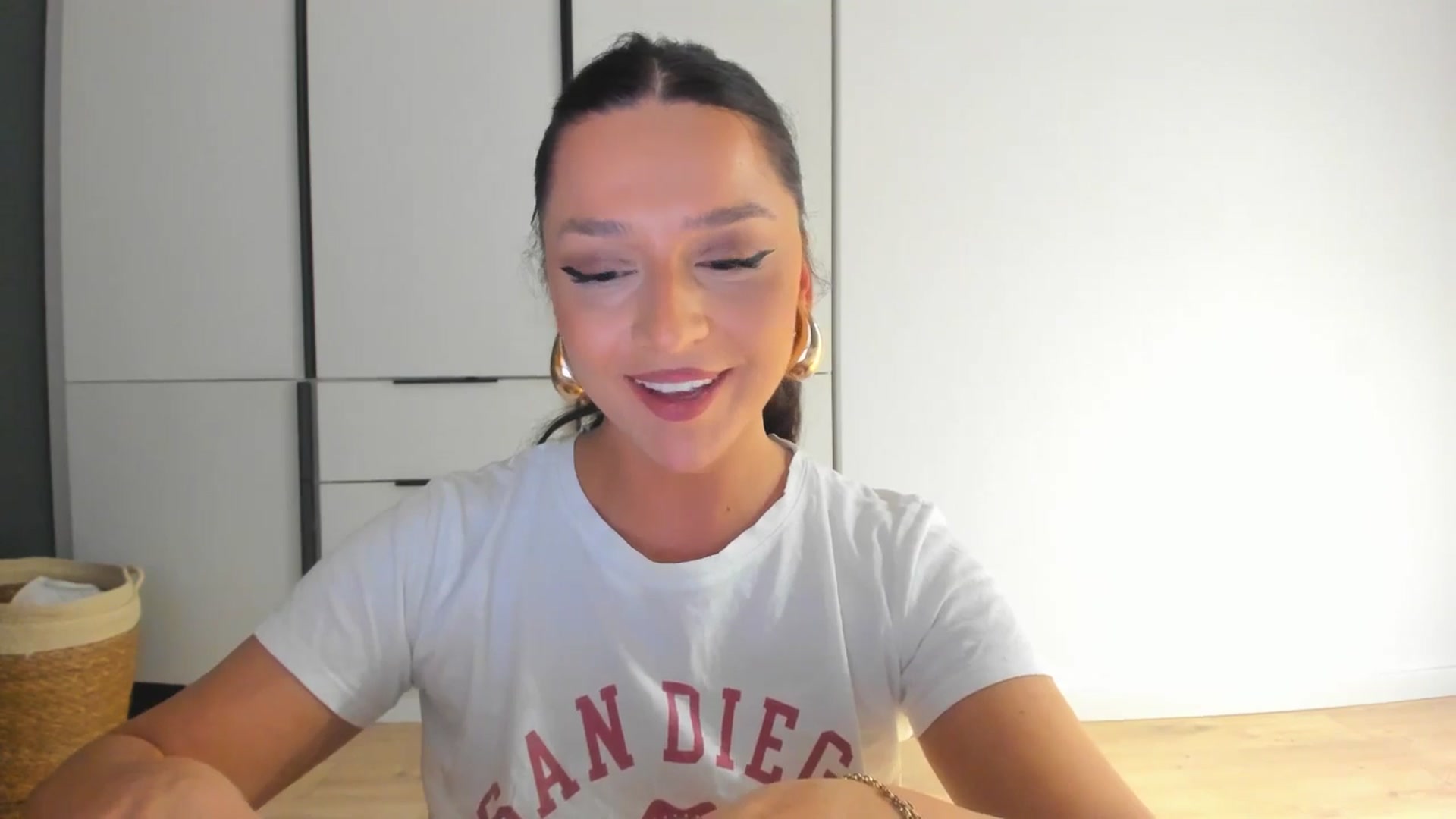 Gallery image thumbnail from Eve___'s myfreecams stream on, 03/30/2025, 17:01 image 19 of 20