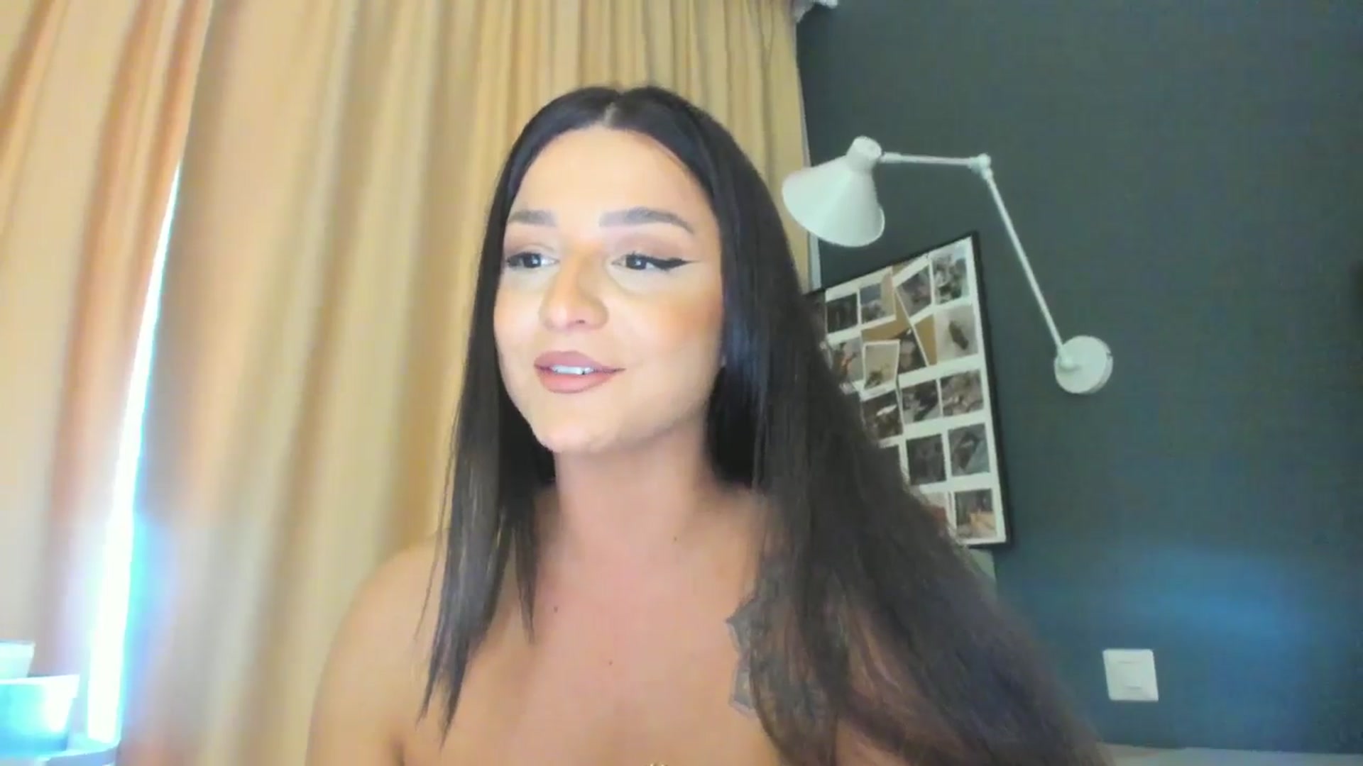 Gallery image thumbnail from Eve___'s myfreecams stream on, 04/06/2025, 12:49 image 13 of 20