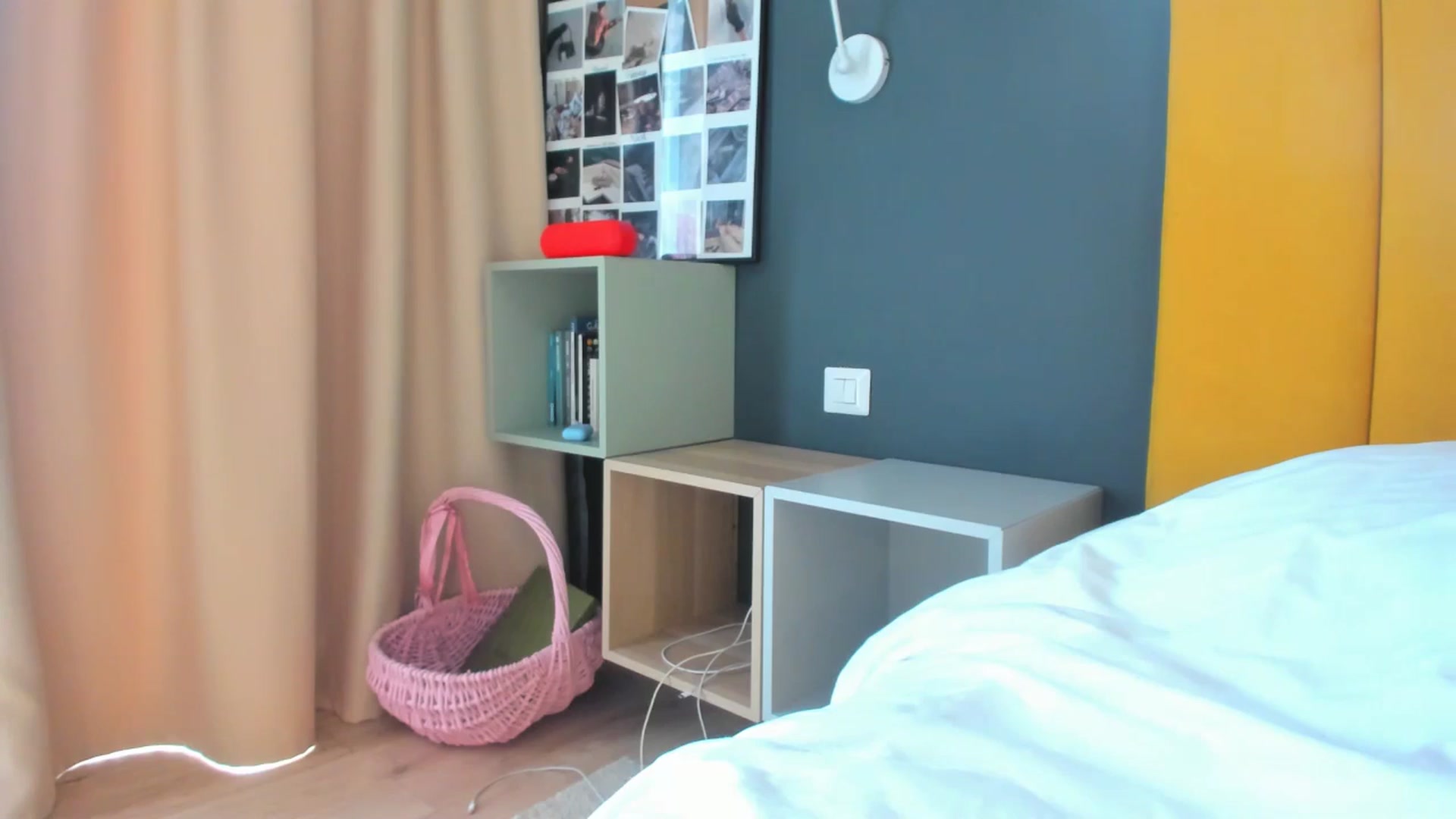 Gallery image thumbnail from Eve___'s myfreecams stream on, 04/06/2025, 13:28 image 11 of 20