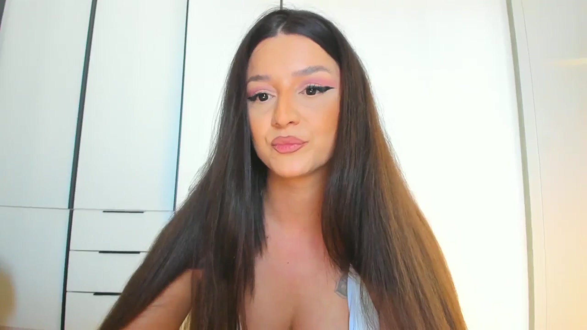 Gallery image thumbnail from Eve___'s myfreecams stream on, 04/25/2025, 14:36 image 17 of 20