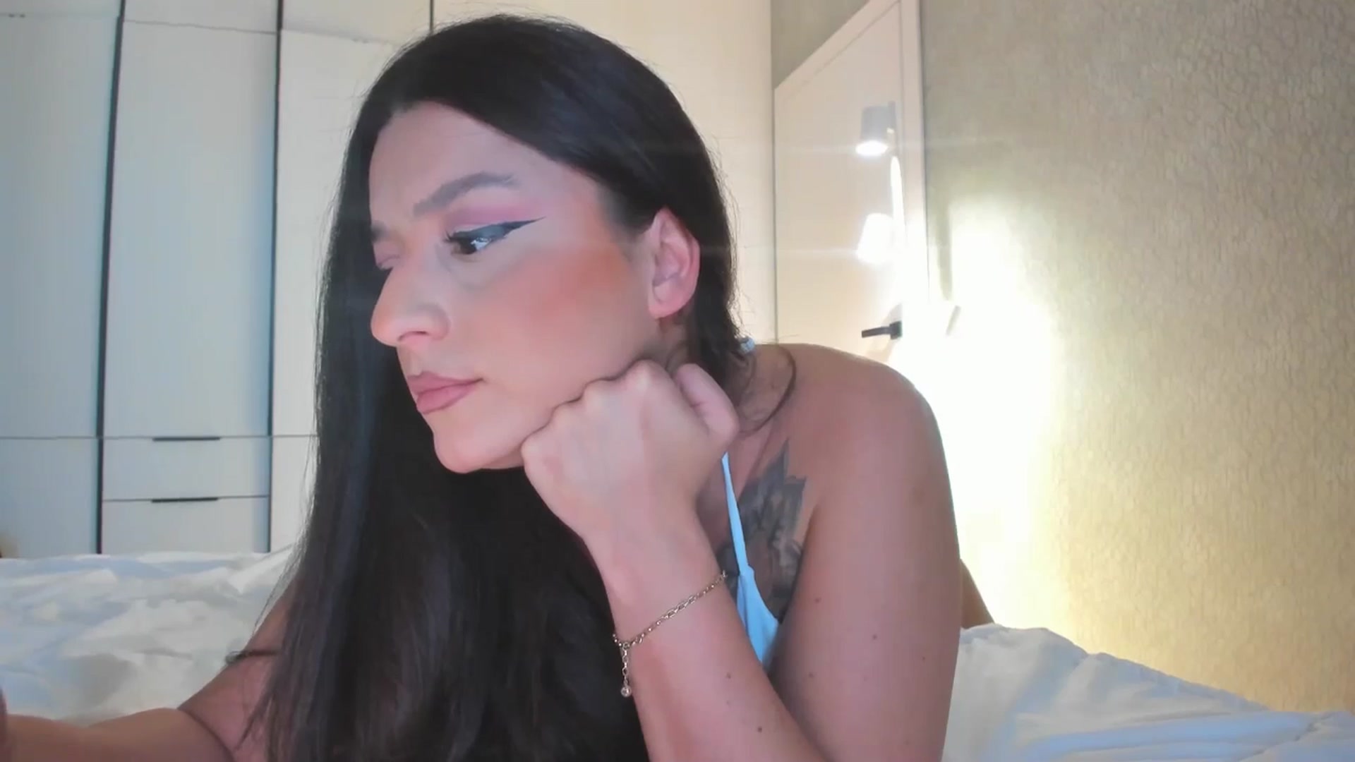 Gallery image thumbnail from Eve___'s myfreecams stream on, 04/25/2025, 14:36 image 19 of 20