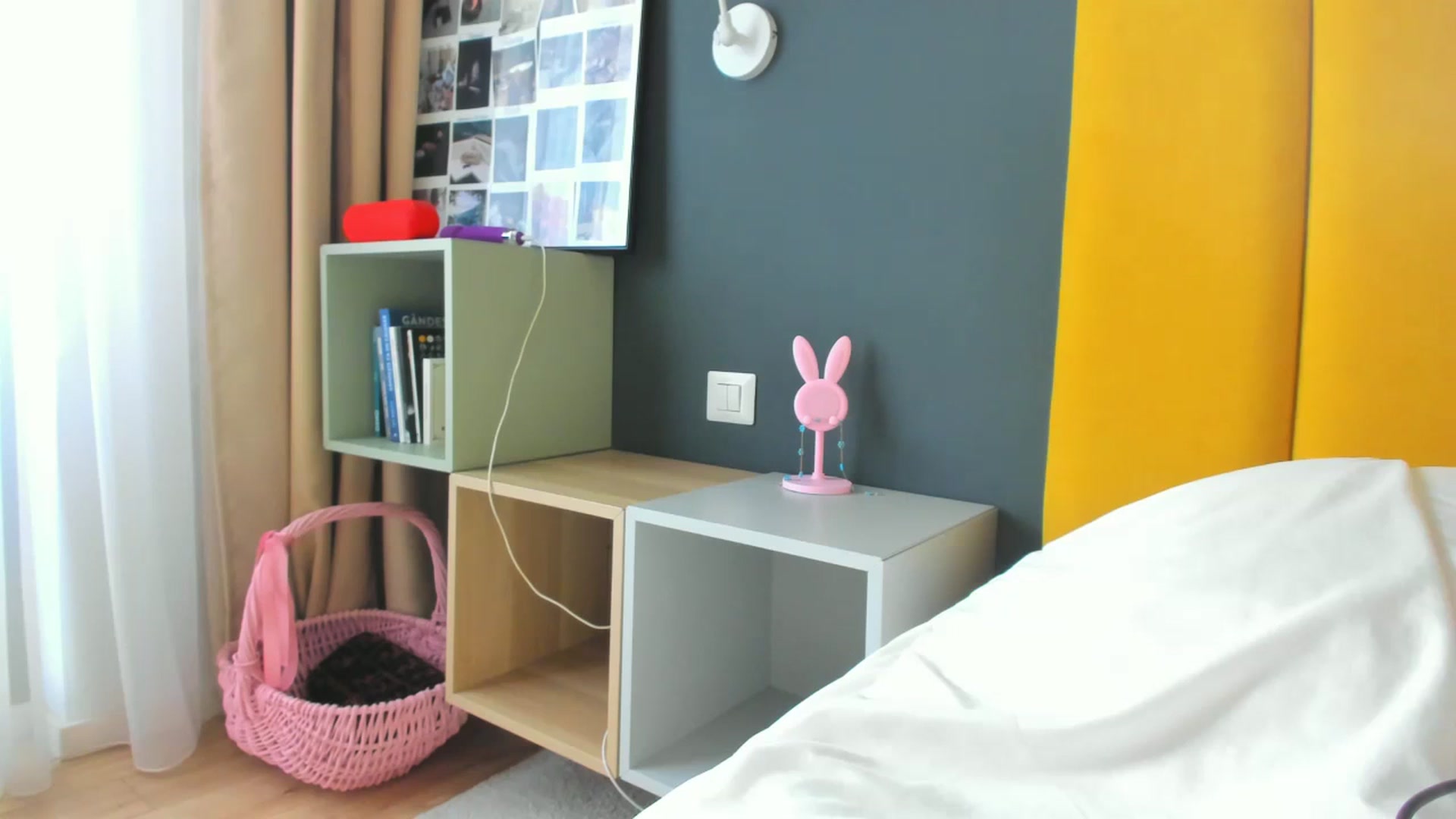 Gallery image thumbnail from Eve___'s myfreecams stream on, 04/25/2025, 14:36 image 6 of 20