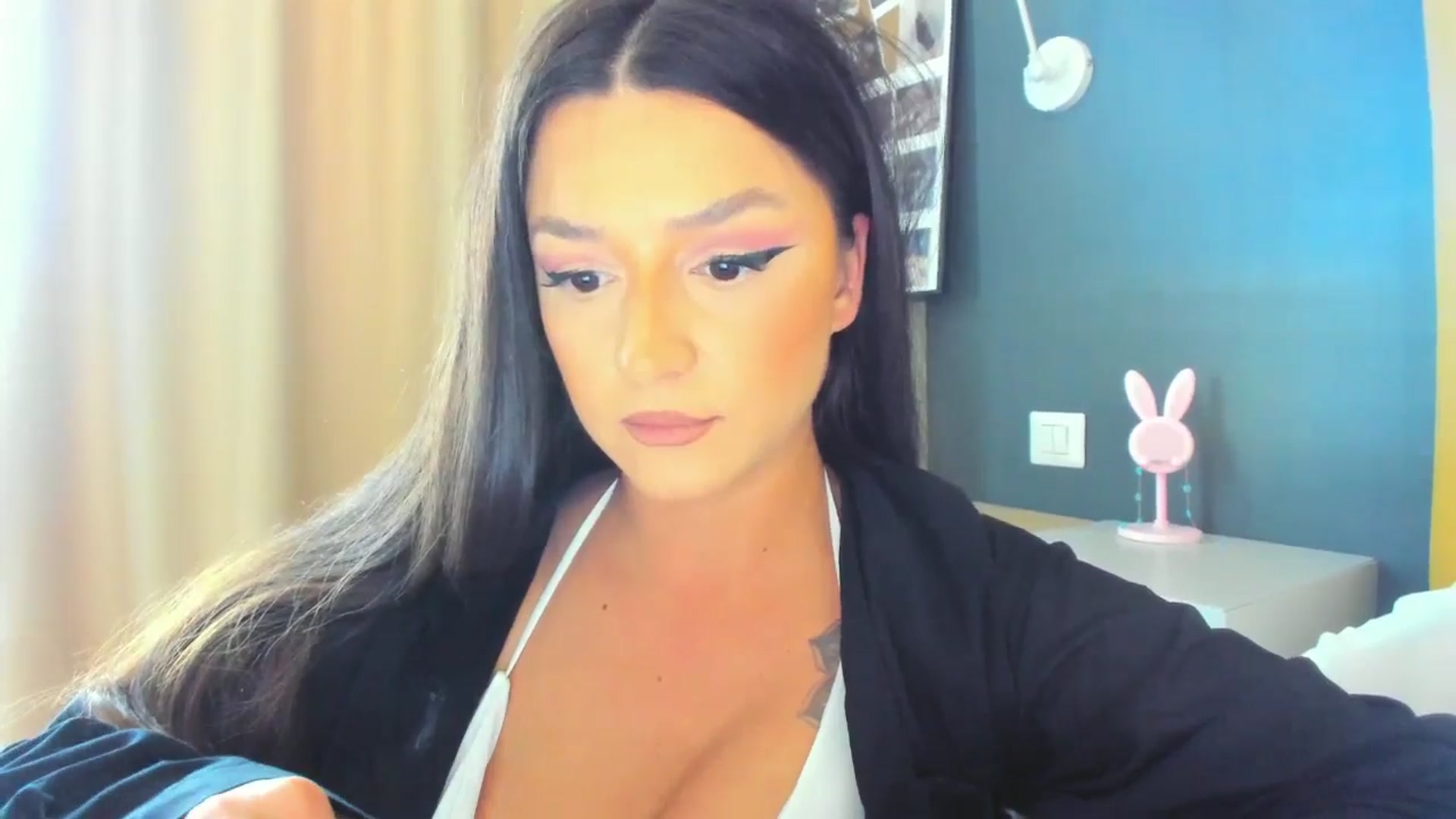 Gallery image thumbnail from Eve___'s myfreecams stream on, 04/25/2025, 14:36 image 10 of 20
