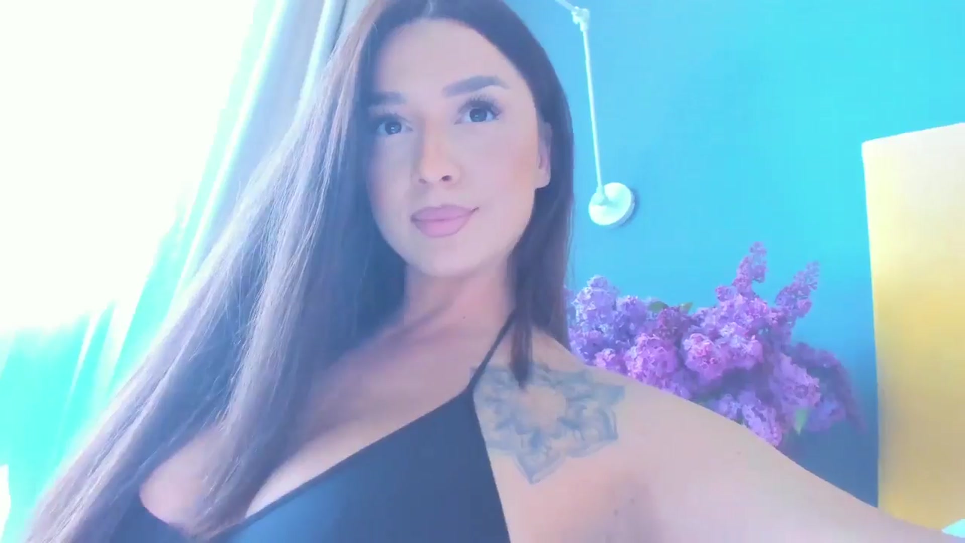 Gallery image thumbnail from Eve___'s myfreecams stream on, 05/02/2025, 13:32 image 9 of 20