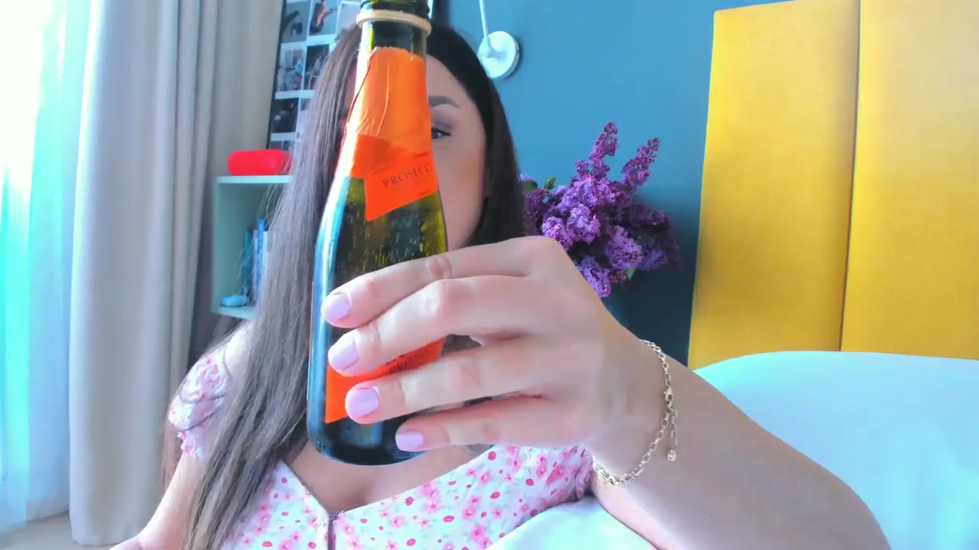 Gallery image thumbnail from Eve___'s myfreecams stream on, 05/02/2025, 14:23 image 12 of 20