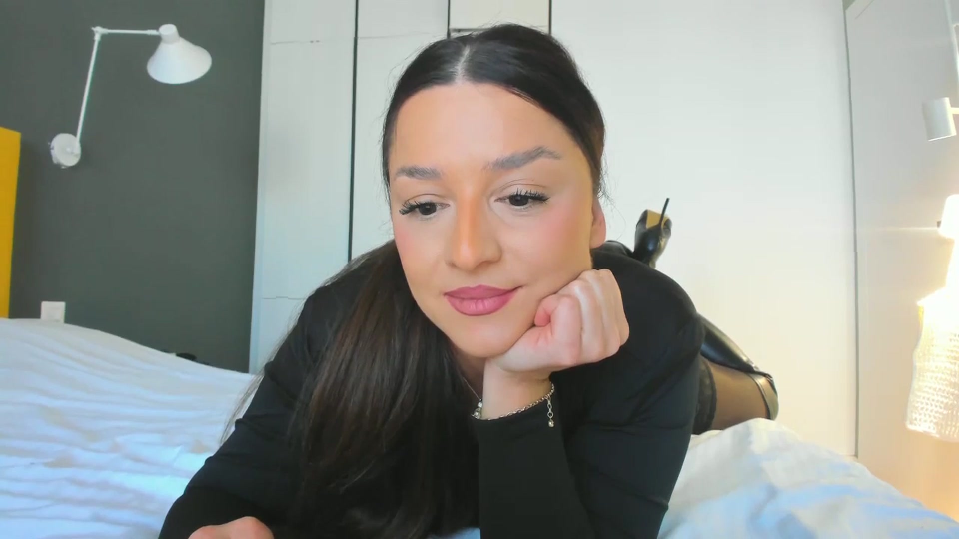 Gallery image thumbnail from Eve___'s myfreecams stream on, 05/10/2025, 13:39 image 9 of 20
