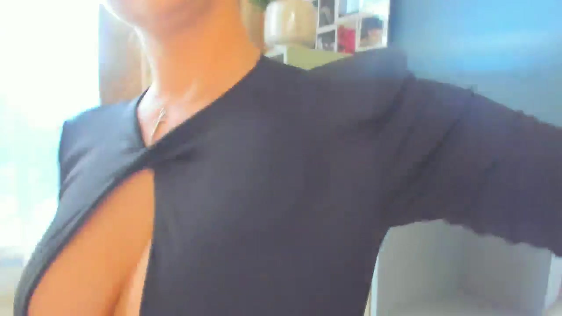 Gallery image thumbnail from Eve___'s myfreecams stream on, 05/10/2025, 14:00 image 18 of 20