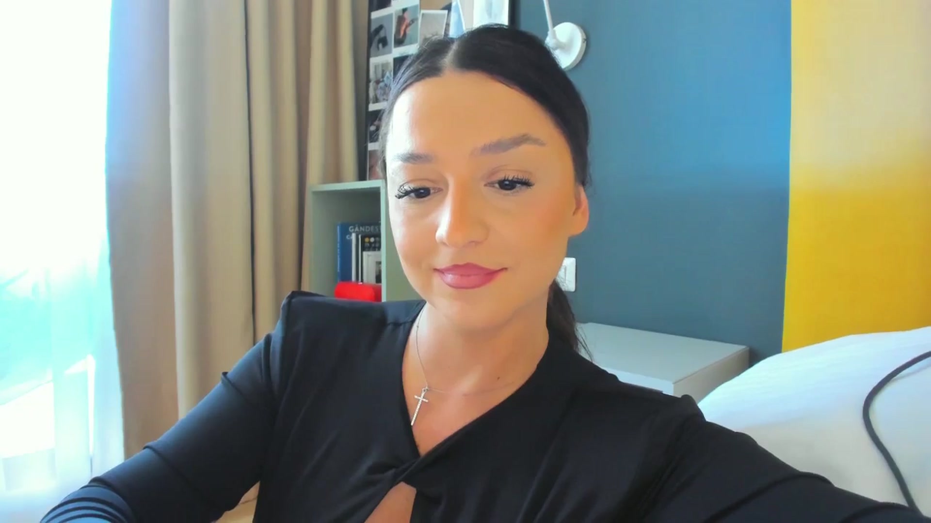 Gallery image thumbnail from Eve___'s myfreecams stream on, 05/10/2025, 14:00 image 5 of 20