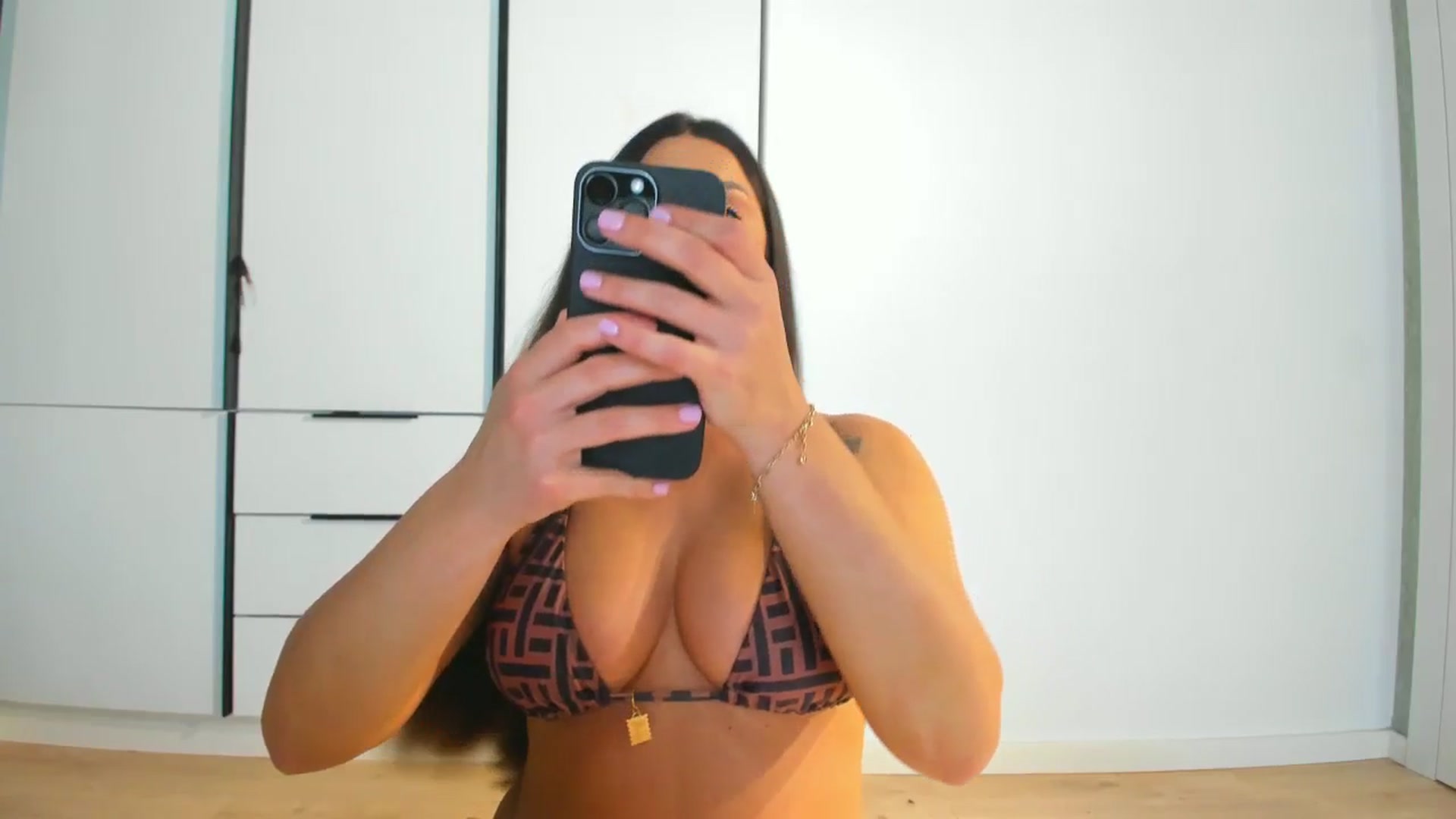 Gallery image thumbnail from Eve___'s myfreecams stream on, 05/11/2025, 14:45 image 14 of 20