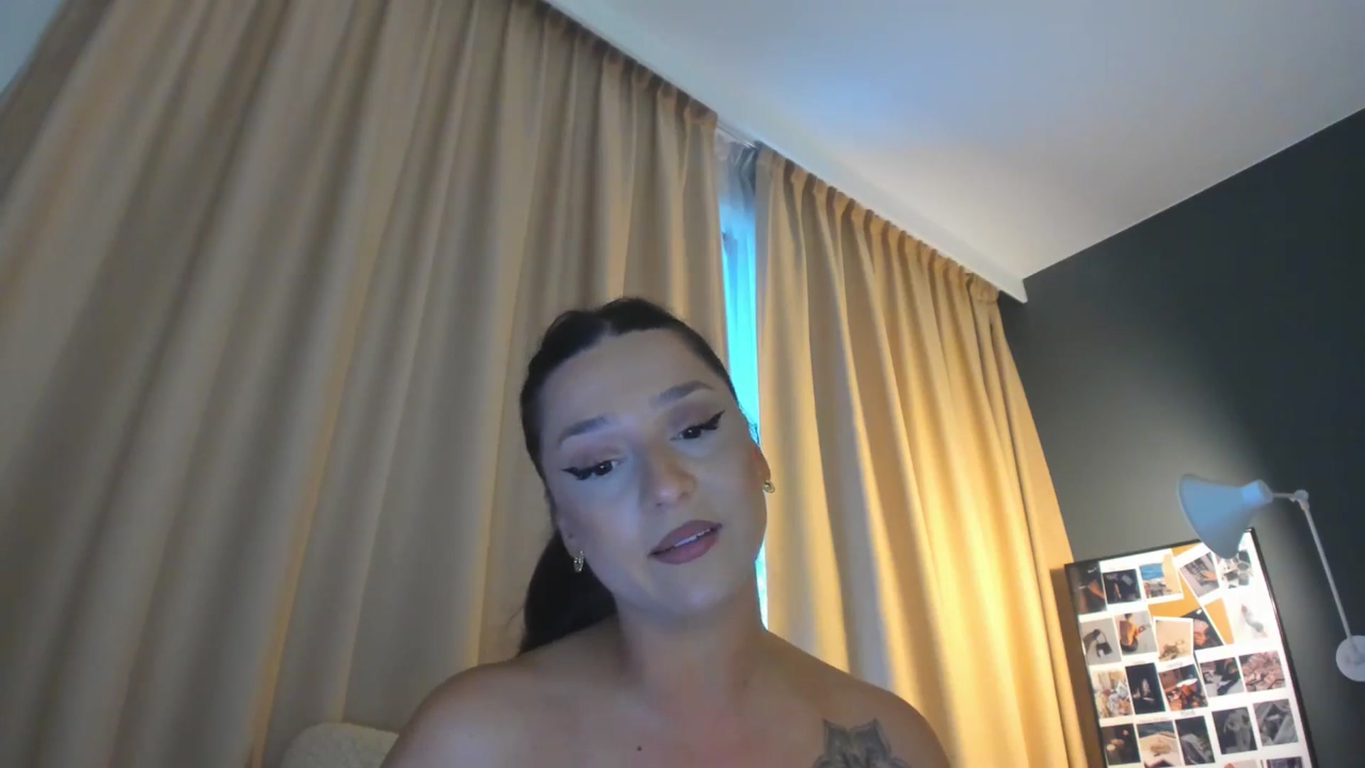 Gallery image thumbnail from Eve___'s myfreecams stream on, 05/18/2025, 15:53 image 20 of 20