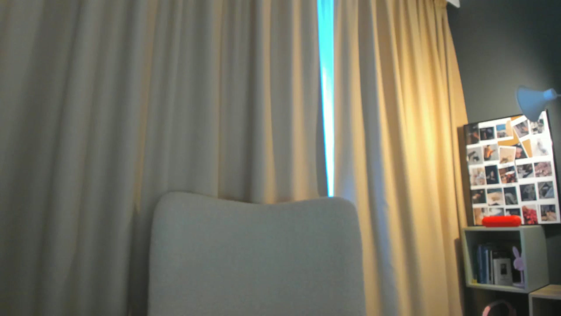 Gallery image thumbnail from Eve___'s myfreecams stream on, 05/18/2025, 15:53 image 10 of 20