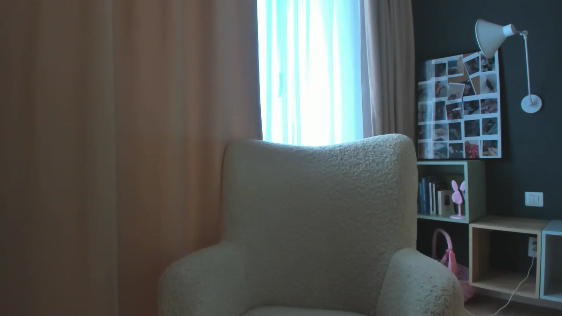 Gallery image thumbnail from Eve___'s myfreecams stream on, 06/01/2025, 13:11 image 7 of 20