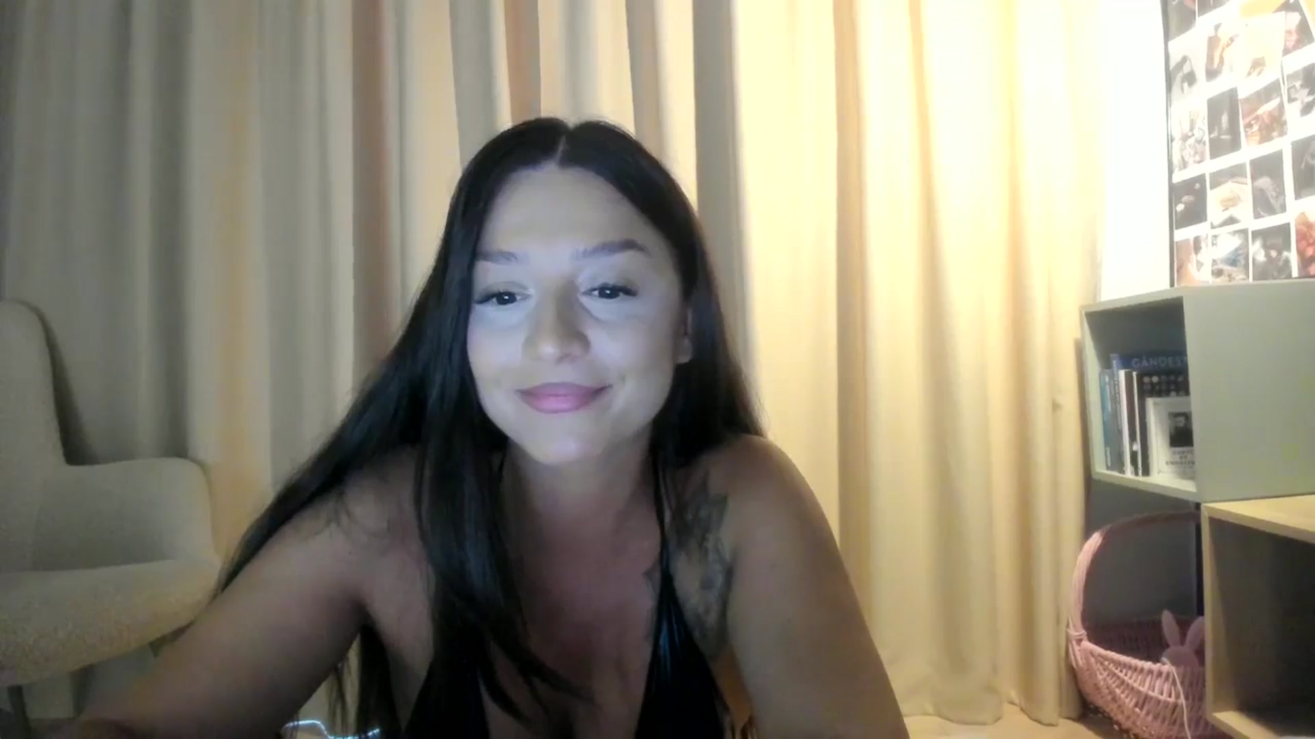 Gallery image thumbnail from Eve___'s myfreecams stream on, 06/24/2025, 15:21 image 17 of 20