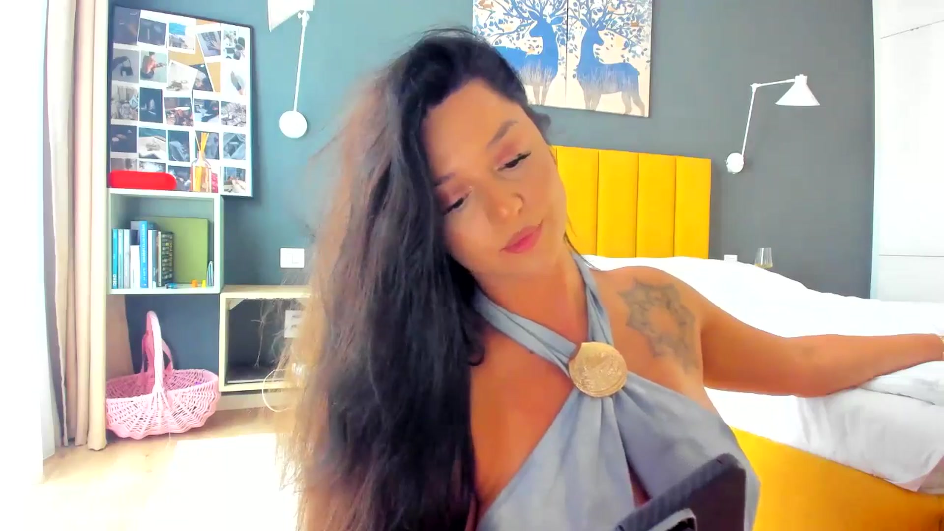 Gallery image thumbnail from Eve___'s myfreecams stream on, 08/07/2025, 15:18 image 13 of 20