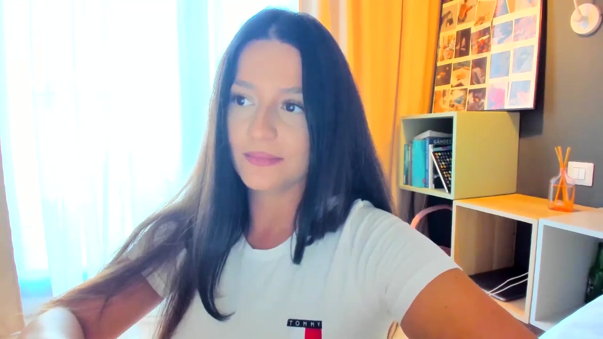 Gallery image thumbnail from Eve___'s myfreecams stream on, 08/10/2025, 15:53 image 17 of 20